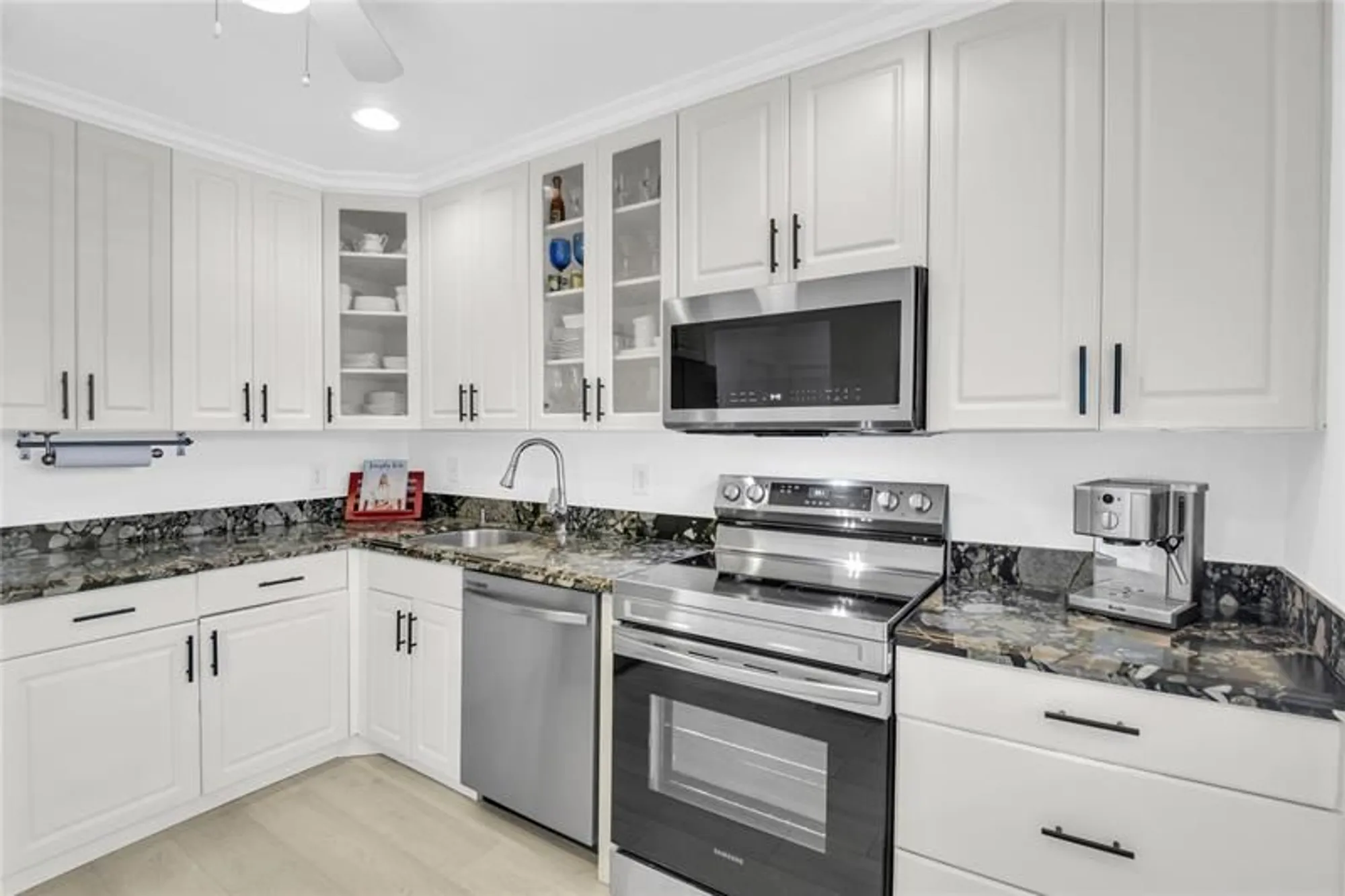 Property Slideshow image 10 of 45 | 21364 cypress hammock dr l, Boca Raton, FL, 33428