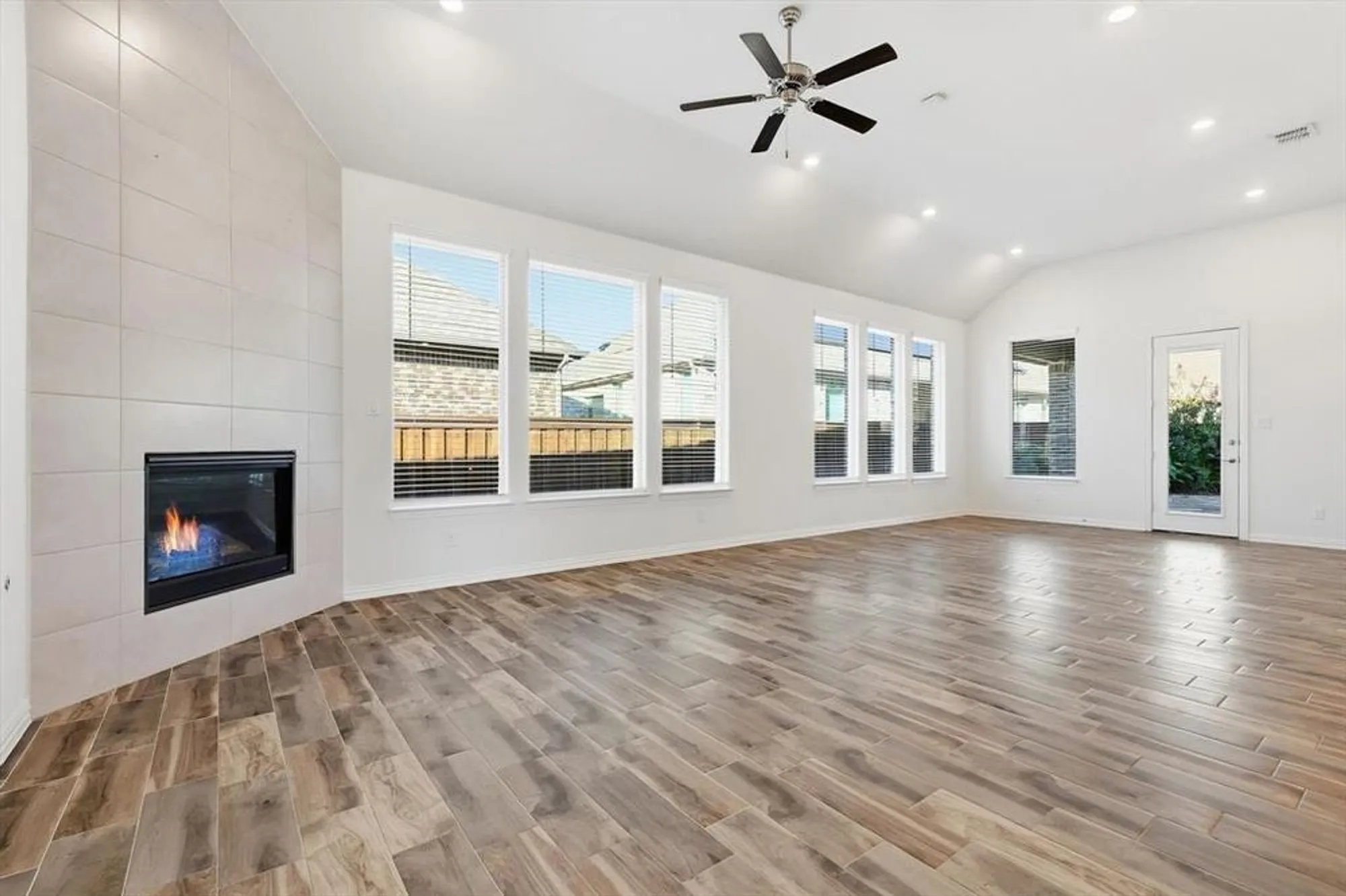 Property Slideshow image 7 of 40 | 4826 forest crest pkwy, Arlington, TX, 76005