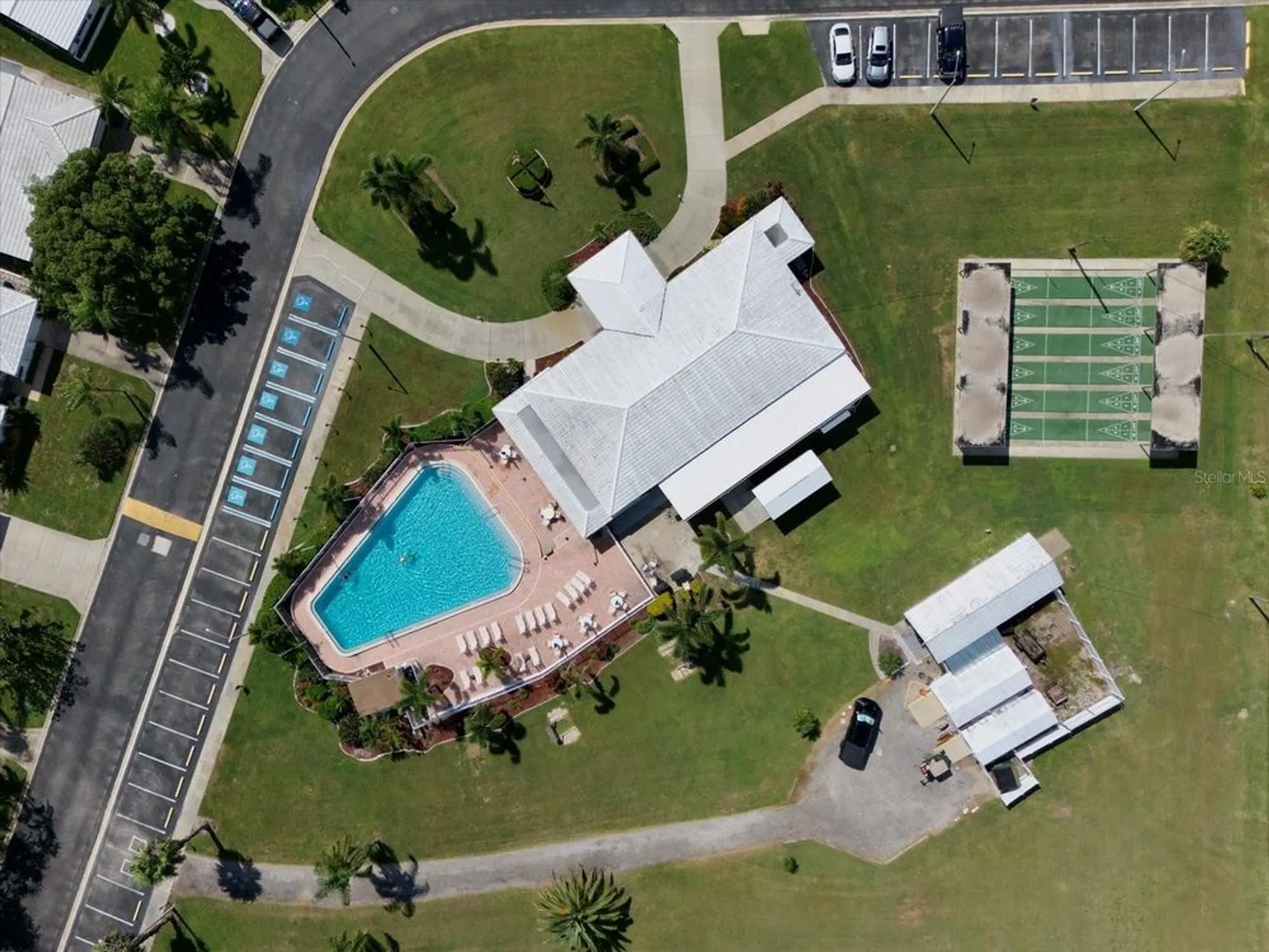 Property Slideshow image 33 of 44 | 14023 94th pl, Seminole, FL, 33776