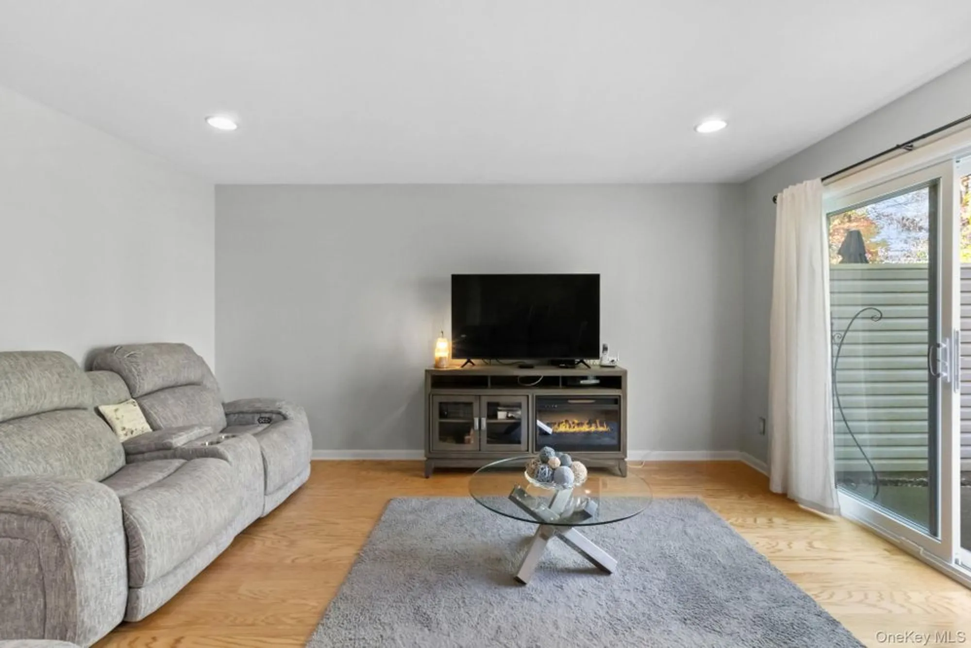 Property Slideshow image 6 of 28 | 148 flintlock way d, Yorktown Heights, NY, 10598