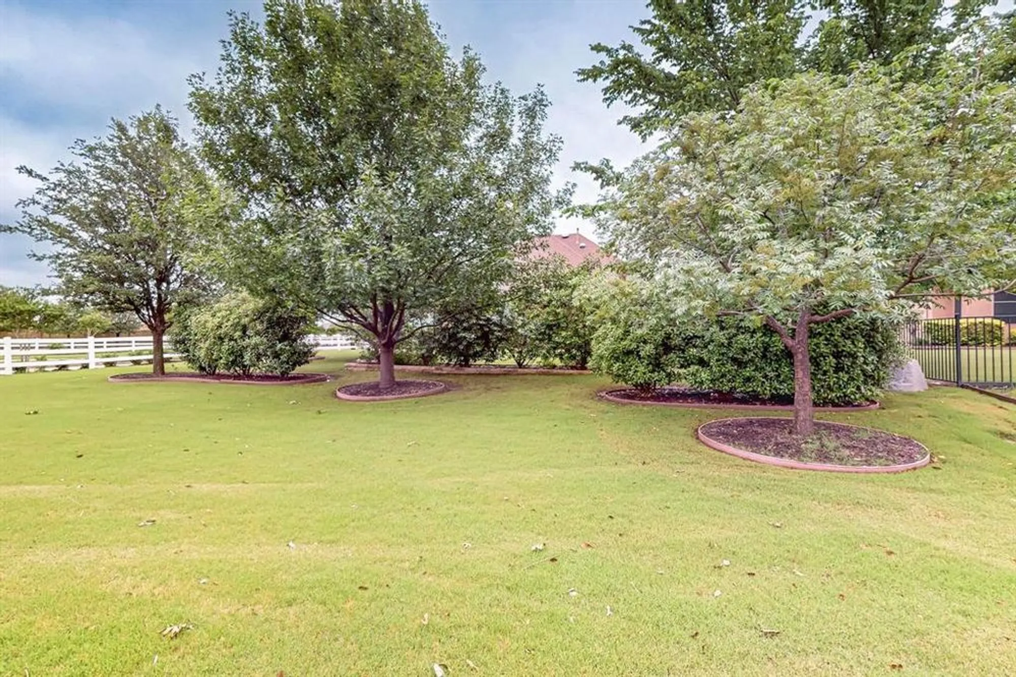 Property Slideshow image 6 of 38 | 11908 glenbrook st, Denton, TX, 76207