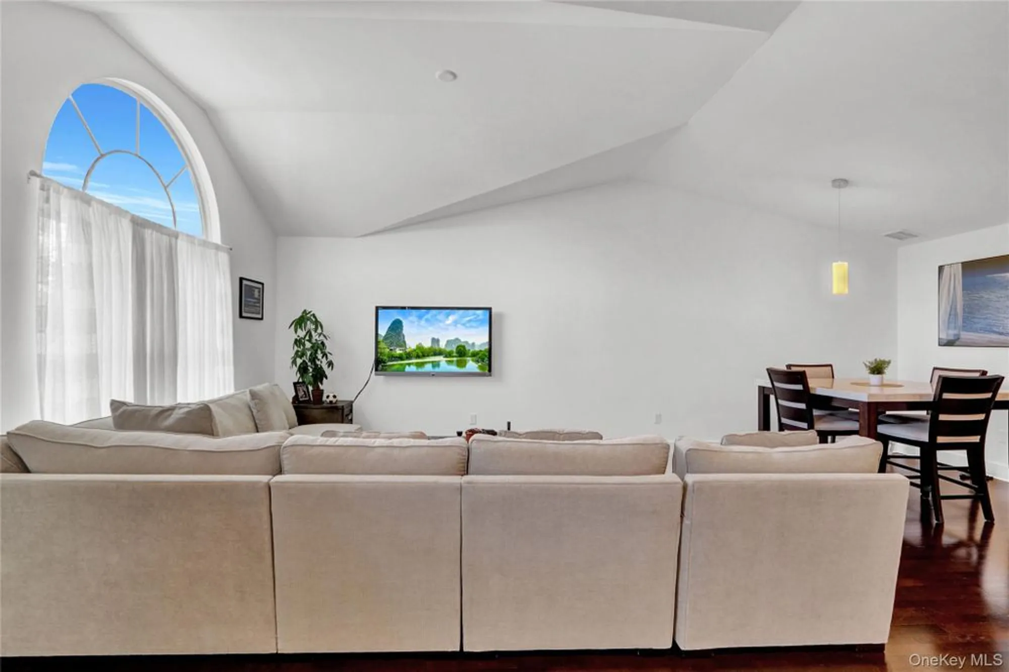 Property Slideshow image 6 of 25 | 704 breton way # 704, Glen Cove, NY, 11542