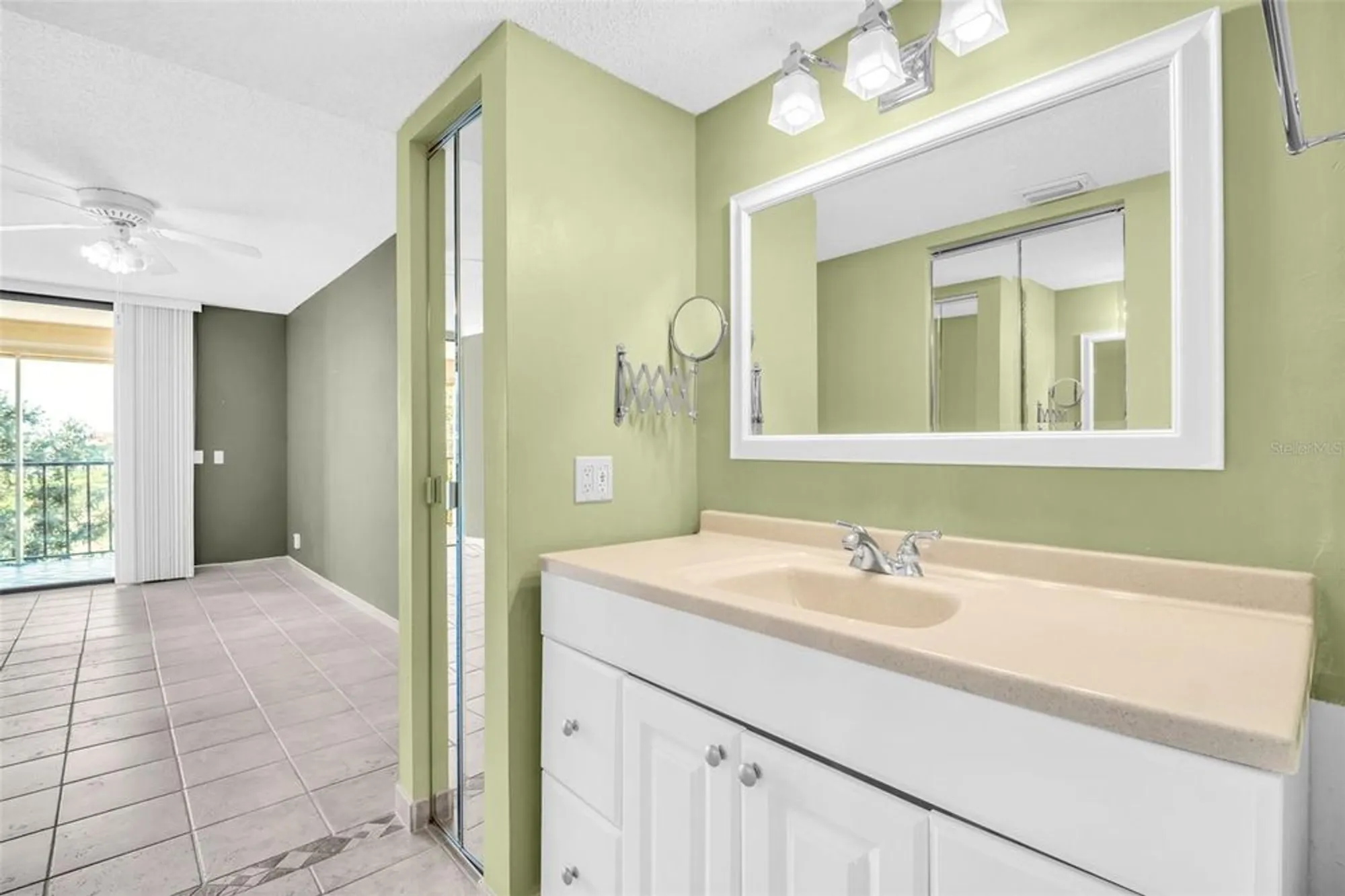 Property Slideshow image 18 of 49 | 6158 palma del mar blvd s apt 505, St Petersburg, FL, 33715