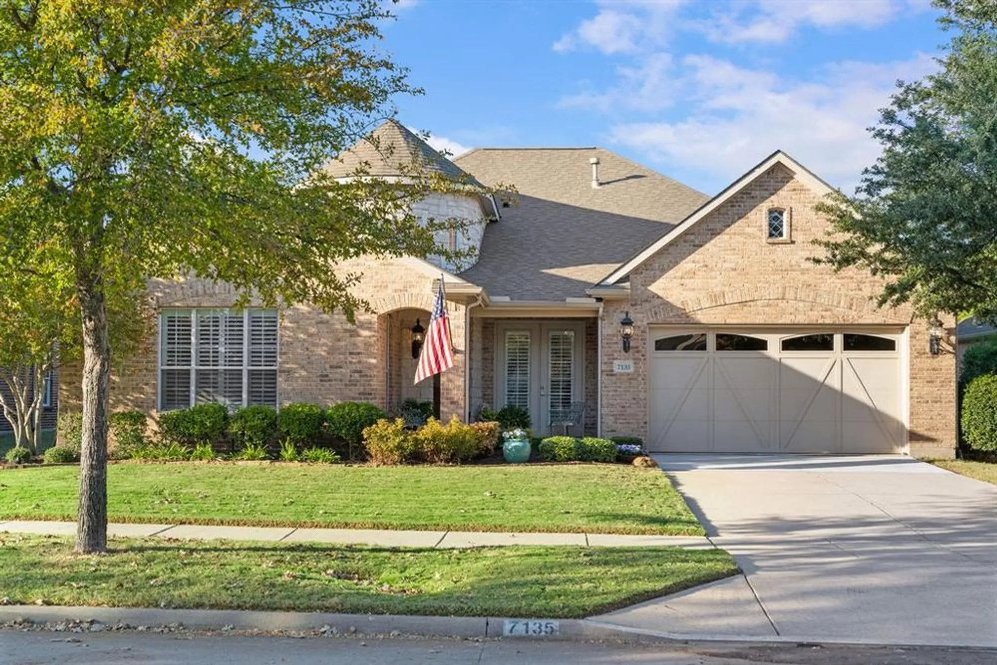 Property Slideshow image 3 of 40 | 7135 maumee valley ct, Frisco, TX, 75036