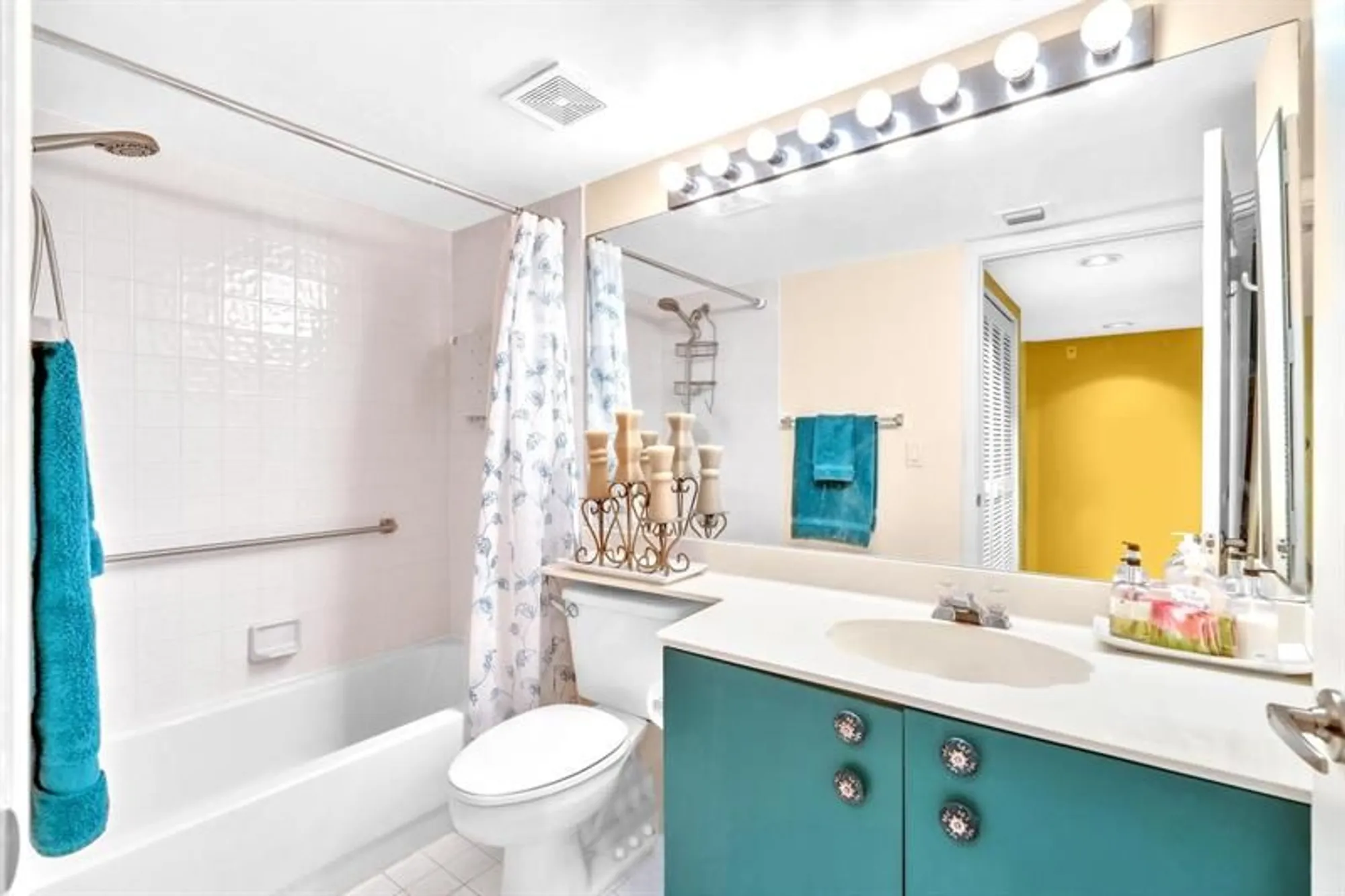 Property Slideshow image 29 of 65 | 9587 weldon cir b211, Tamarac, FL, 33321