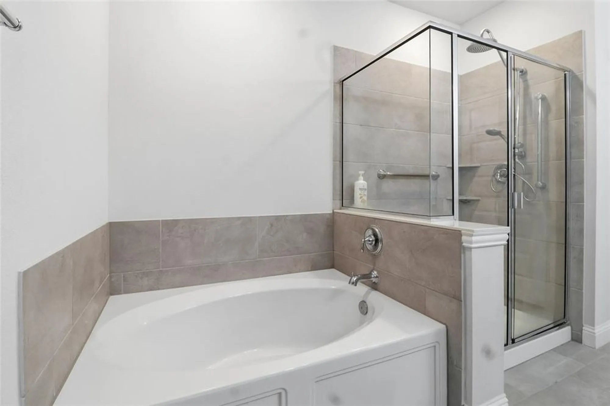 Property Slideshow image 13 of 32 | 651 n watters rd apt 8202, Allen, TX, 75013