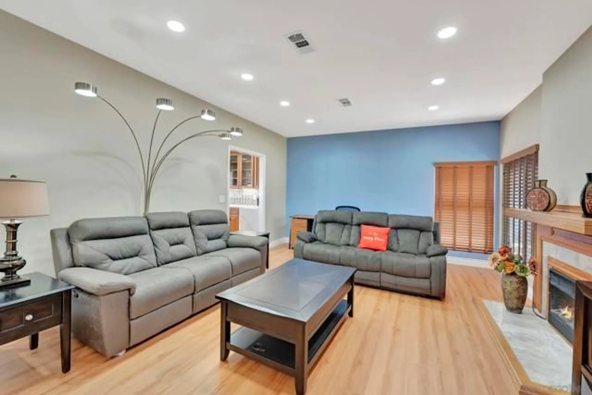 Property Slideshow image 5 of 31 | 12486 lomica dr, San Diego, CA, 92128