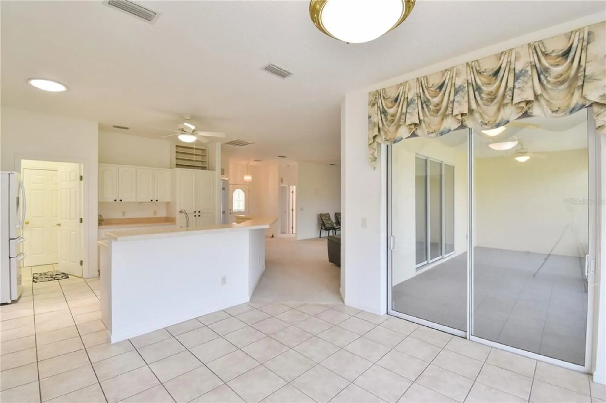 Property Slideshow image 8 of 30 | 5551 nw 25th loop, Ocala, FL, 34482