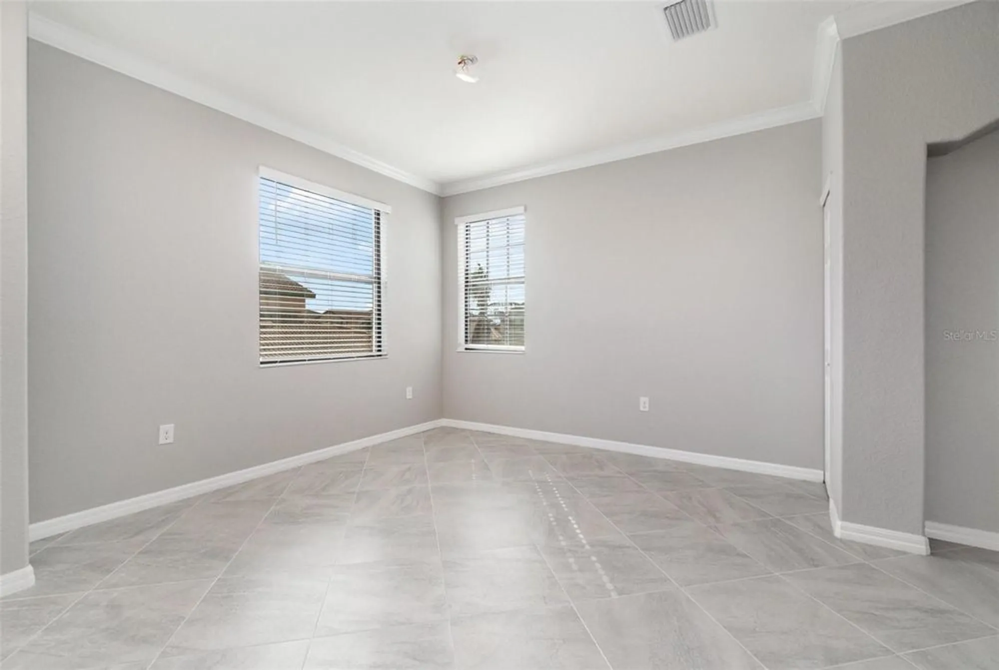 Property Slideshow image 10 of 33 | 10800 tarflower dr 202, Venice, FL, 34293
