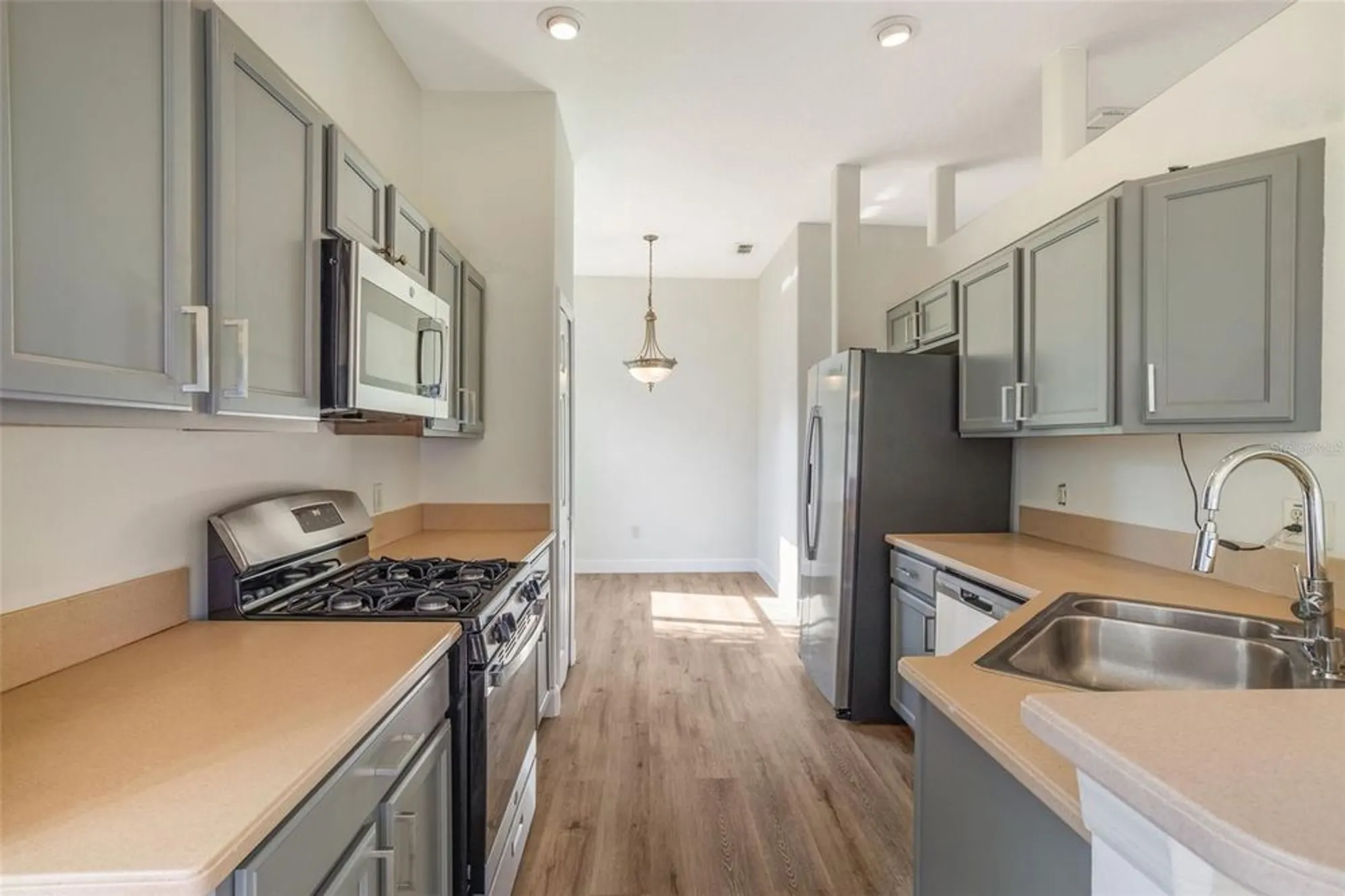 Property Slideshow image 8 of 50 | 103 crescent moon dr, Groveland, FL, 34736