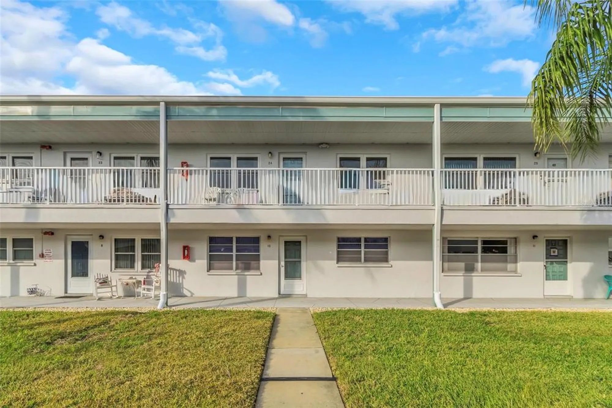 Property Slideshow image 1 of 56 | 5246 81st st n apt 24, Saint Petersburg, FL, 33709