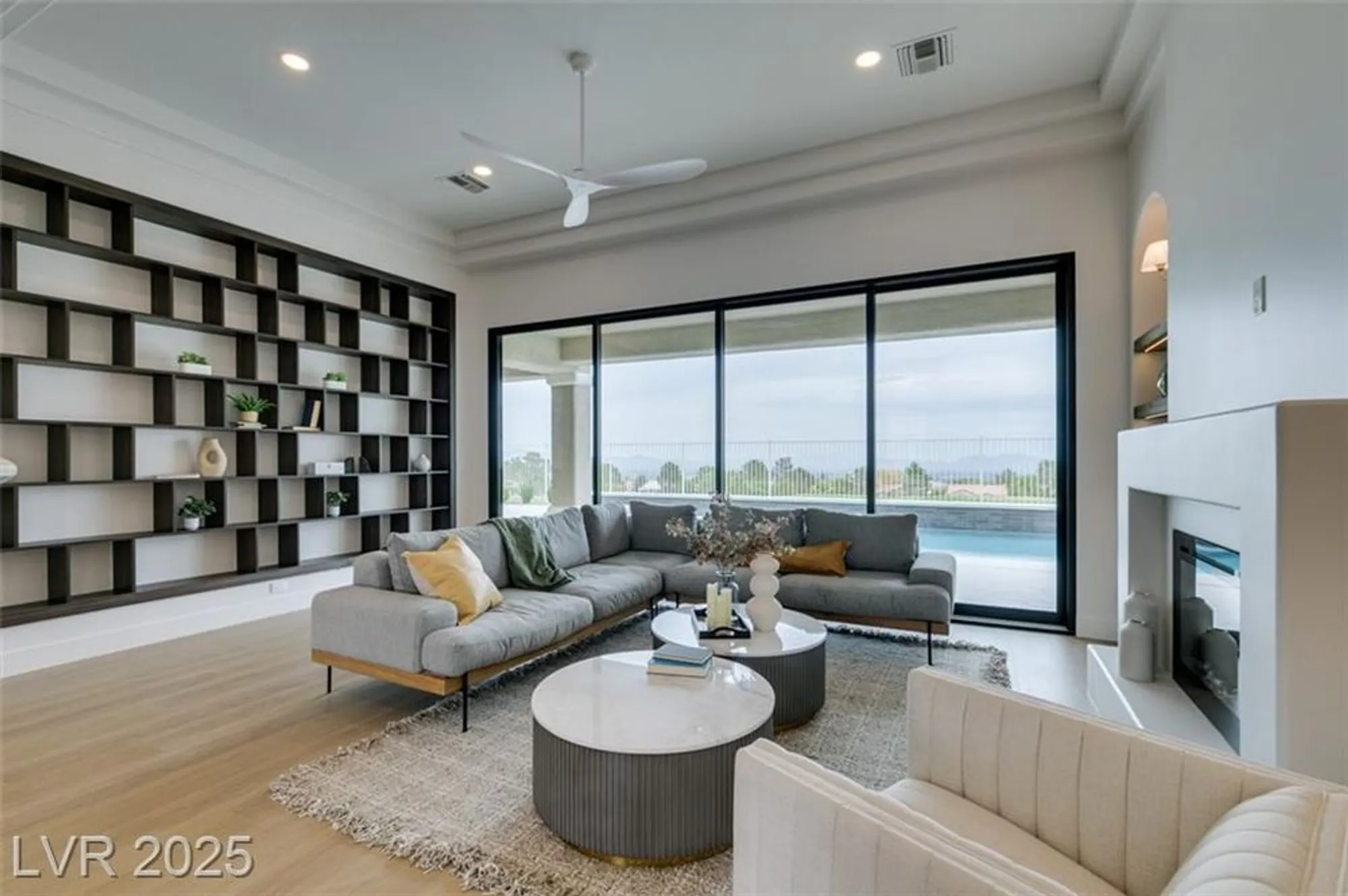 Property Slideshow image 11 of 39 | 2104 hot oak ridge st, Las Vegas, NV, 89134