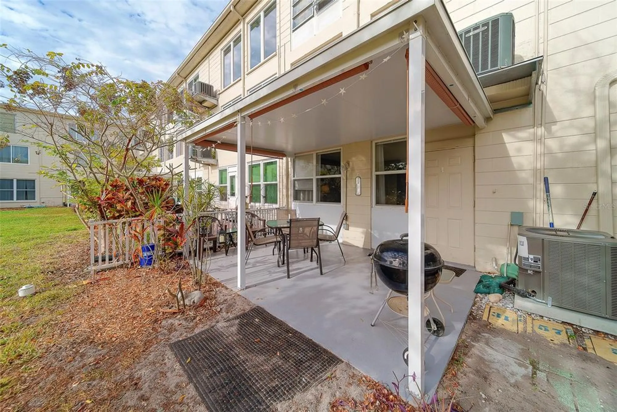 Property Slideshow image 33 of 55 | 2433 brazilia dr apt 5, Clearwater, FL, 33763