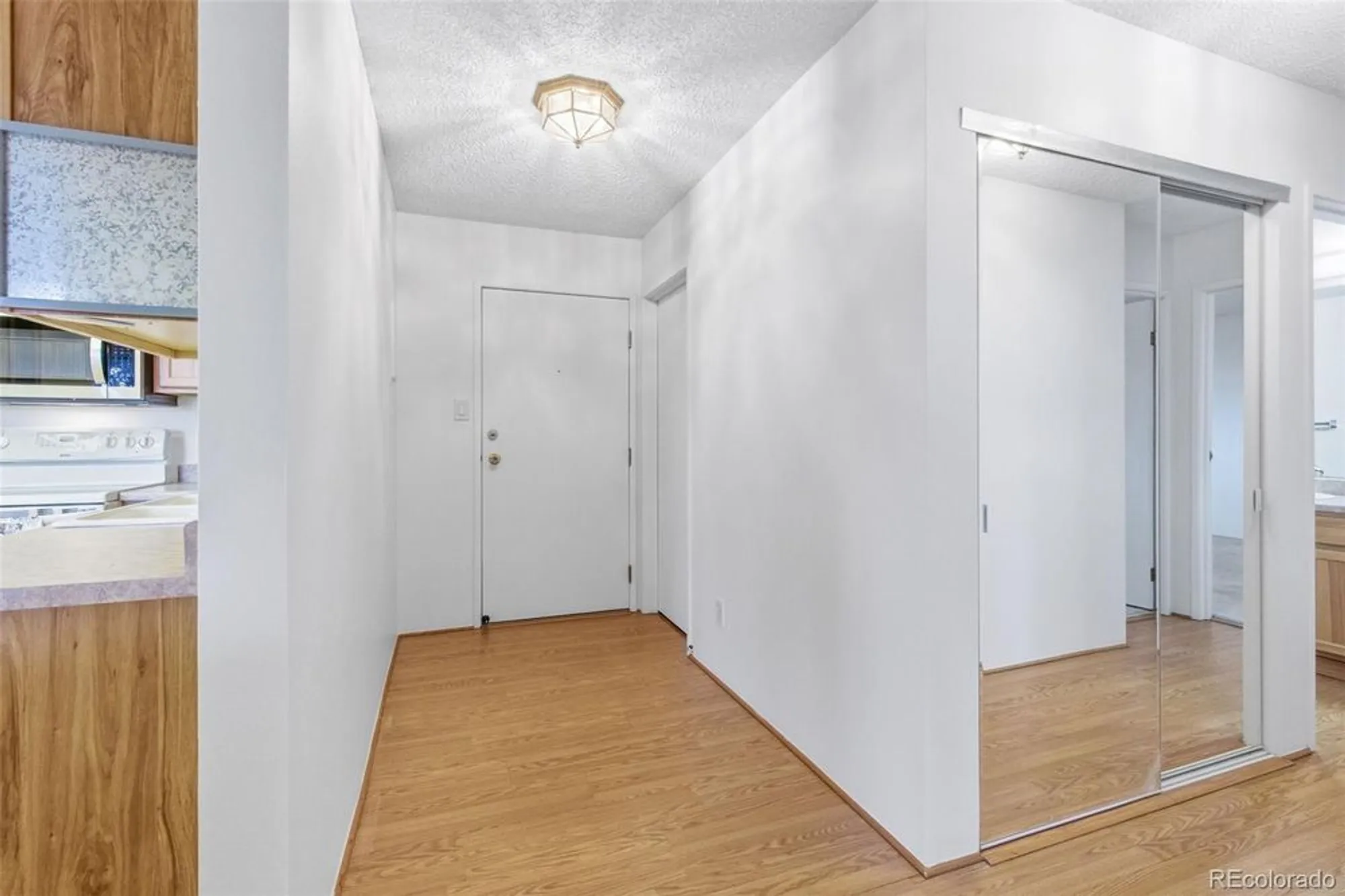 Property Slideshow image 14 of 49 | 13850 e marina dr apt 301, Aurora, CO, 80014