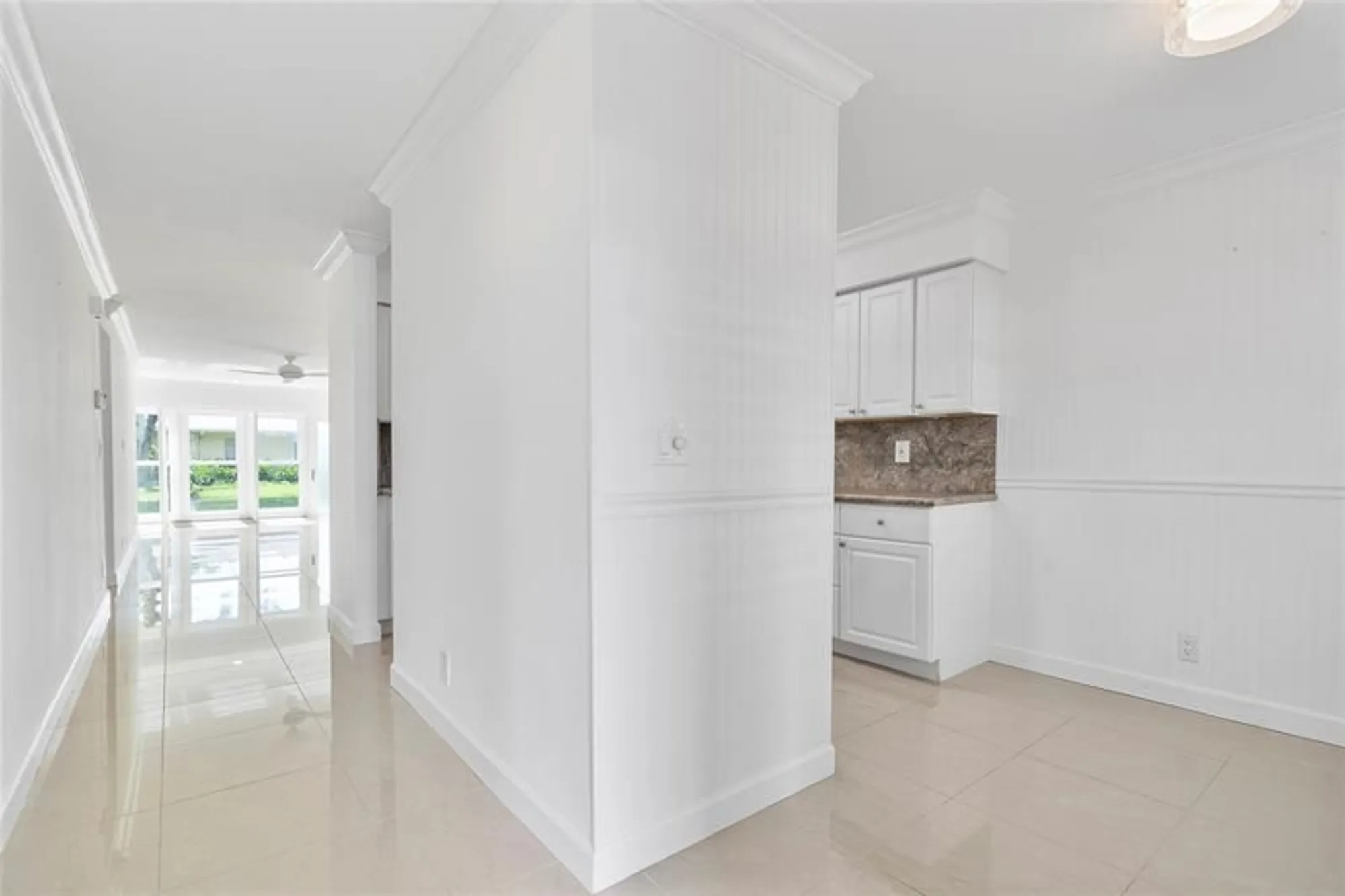 Property Slideshow image 2 of 20 | 13840 via flora a, Delray Beach, FL, 33484