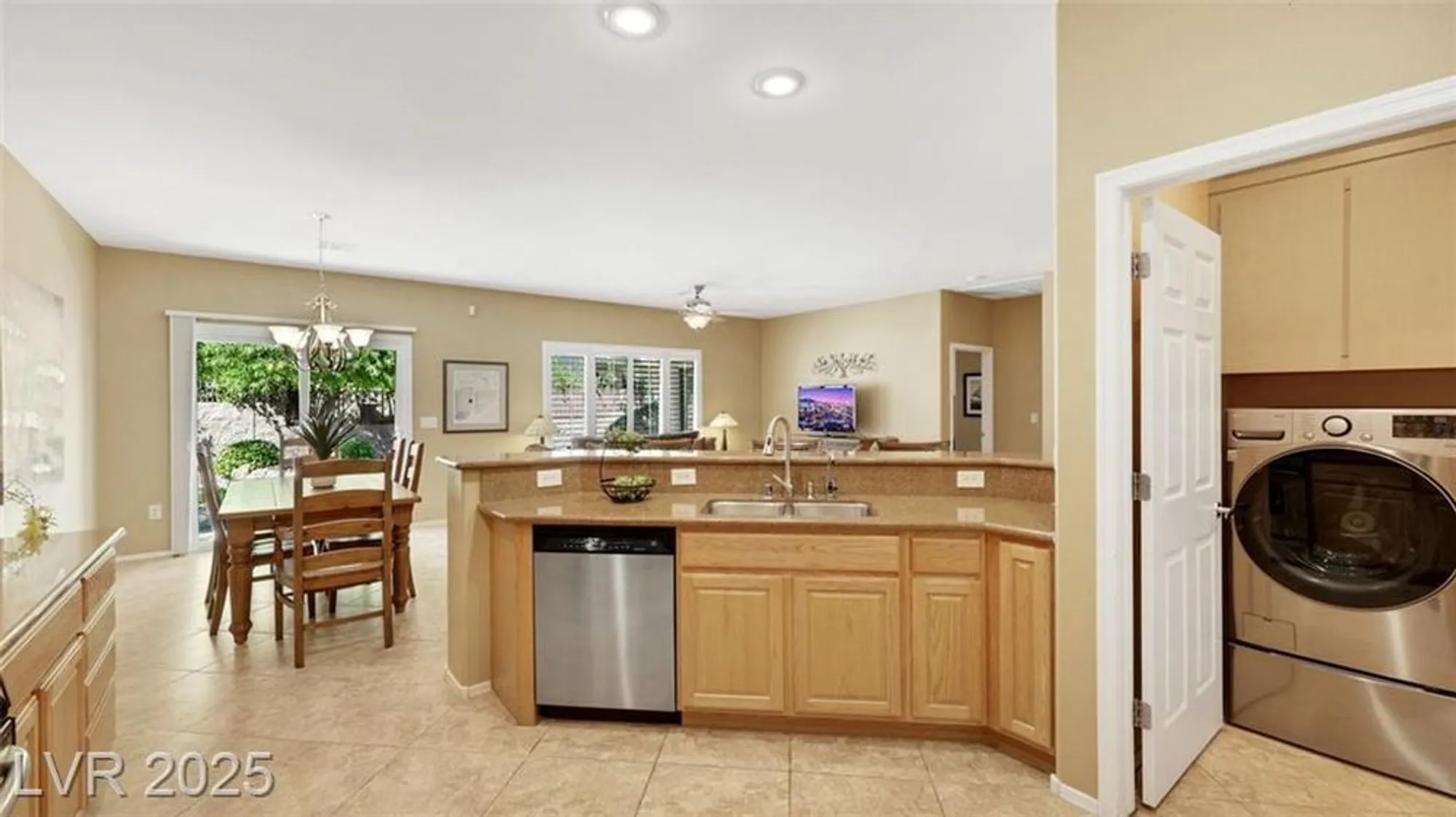 Property Slideshow image 27 of 65 | 2119 burtonsville dr, Henderson, NV, 89044