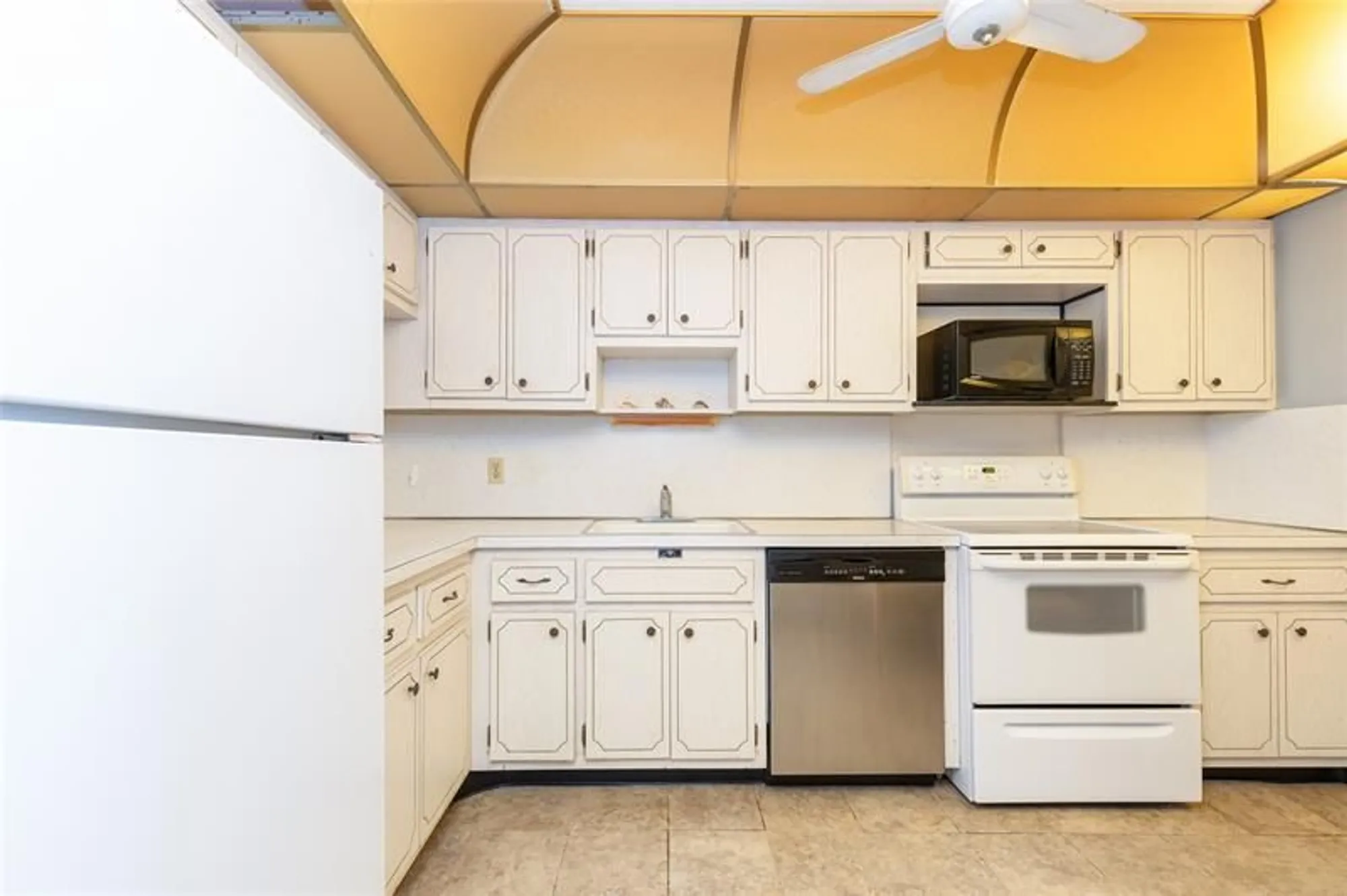 Property Slideshow image 5 of 27 | 2731 ne 14th street cswy 121, Pompano Beach, FL, 33062