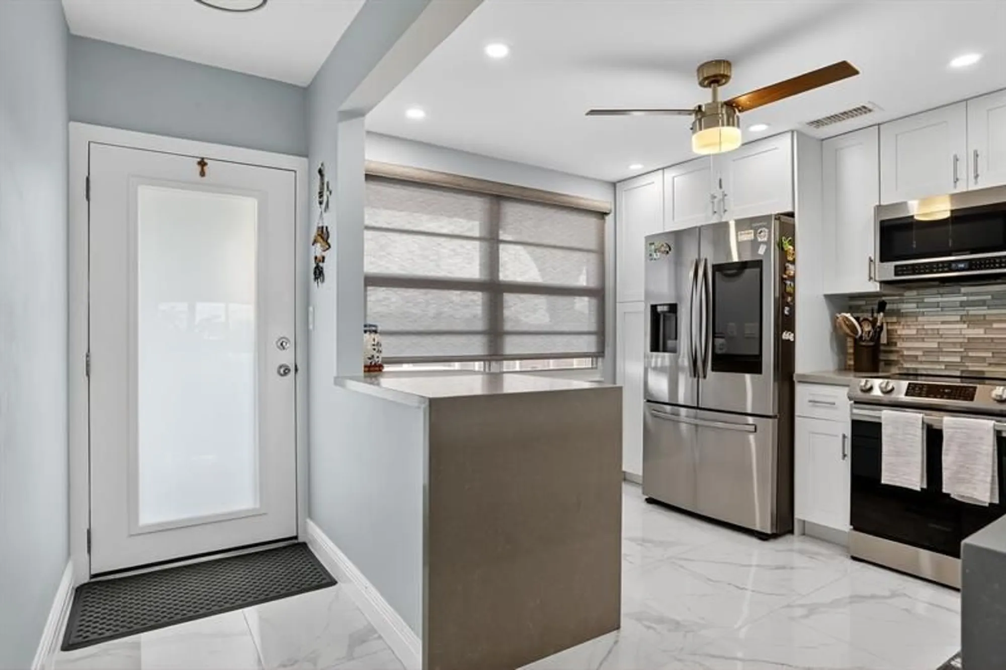 Property Slideshow image 2 of 44 | 3302 aruba way b4, Coconut Creek, FL, 33066