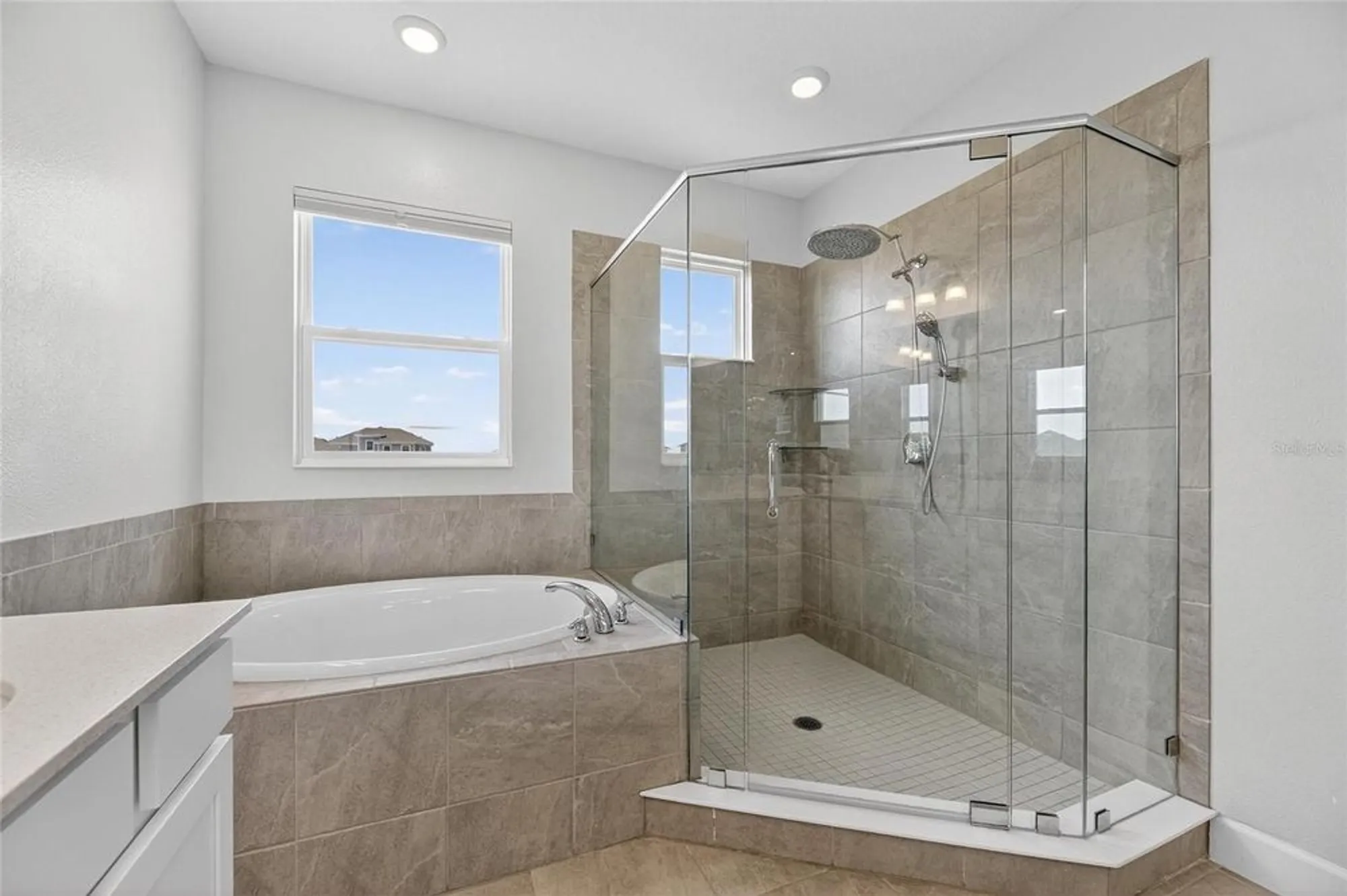 Property Slideshow image 38 of 91 | 324 blackrock ln, Apollo Beach, FL, 33572