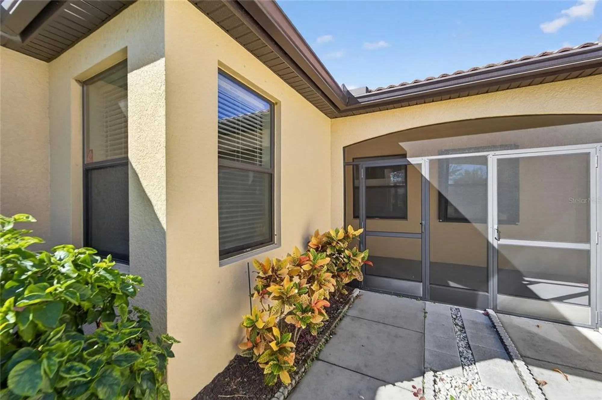 Property Slideshow image 4 of 72 | 420 cedar falls dr, Apollo Beach, FL, 33572
