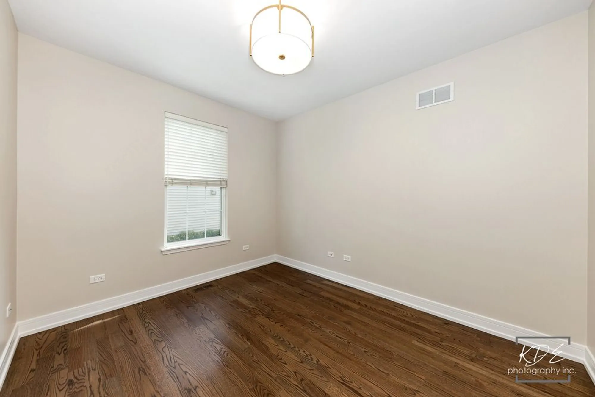 Property Slideshow image 28 of 33 | 2836 hillcrest cir, Naperville, IL, 60564