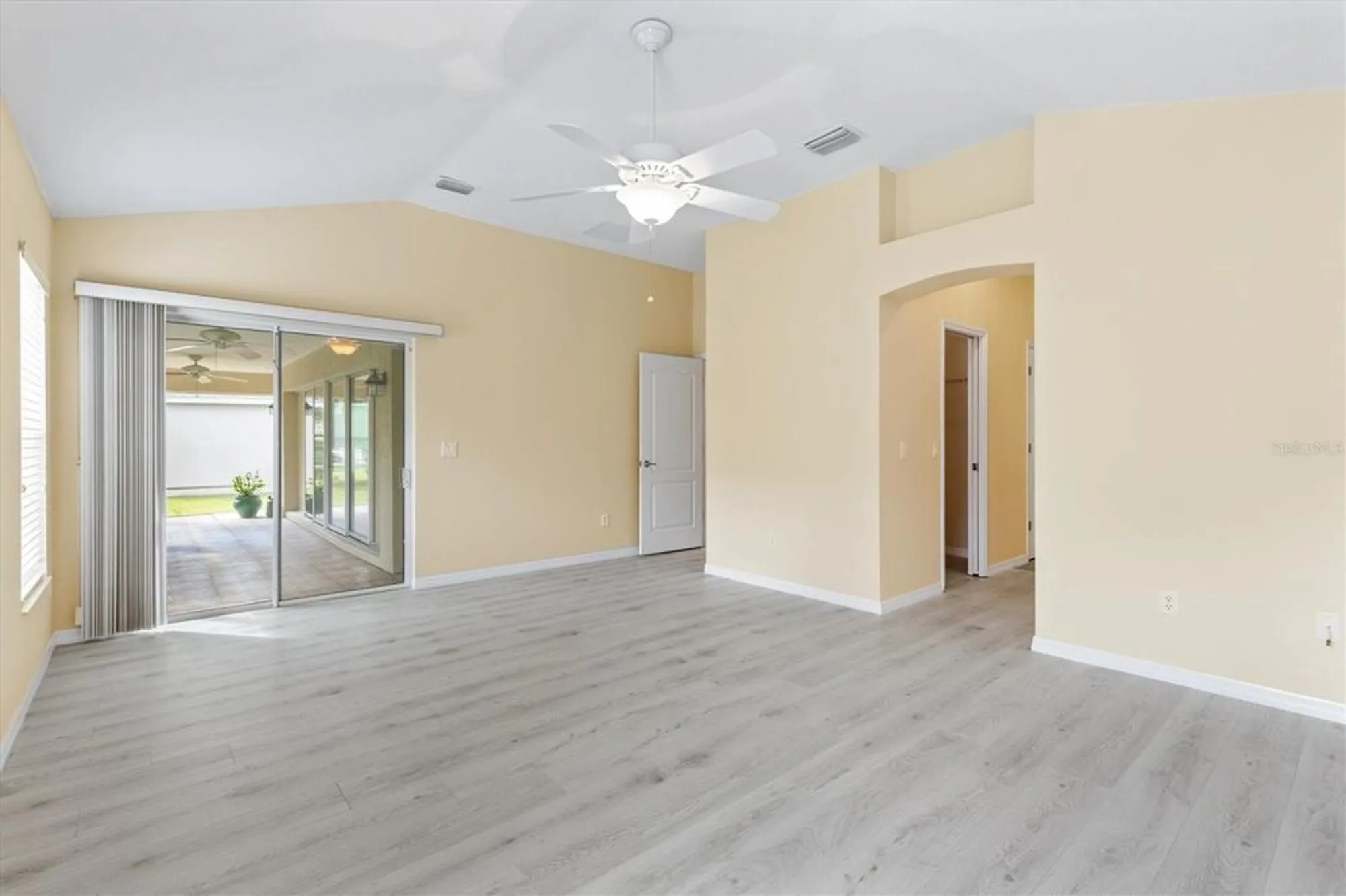 Property Slideshow image 14 of 28 | 611 allenwood loop, The Villages, FL, 32162