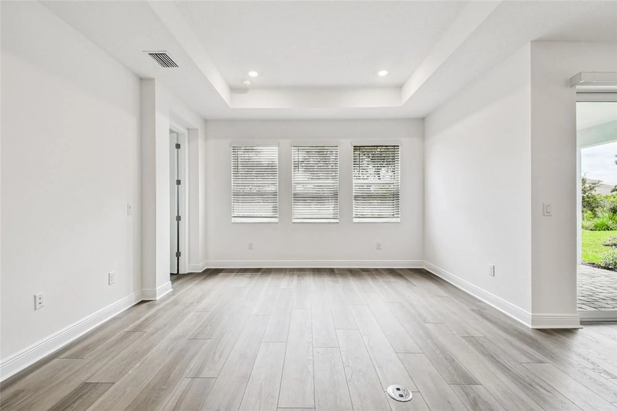 Property Slideshow image 19 of 28 | 17236 savory mist cir, Lakewood Ranch, FL, 34211