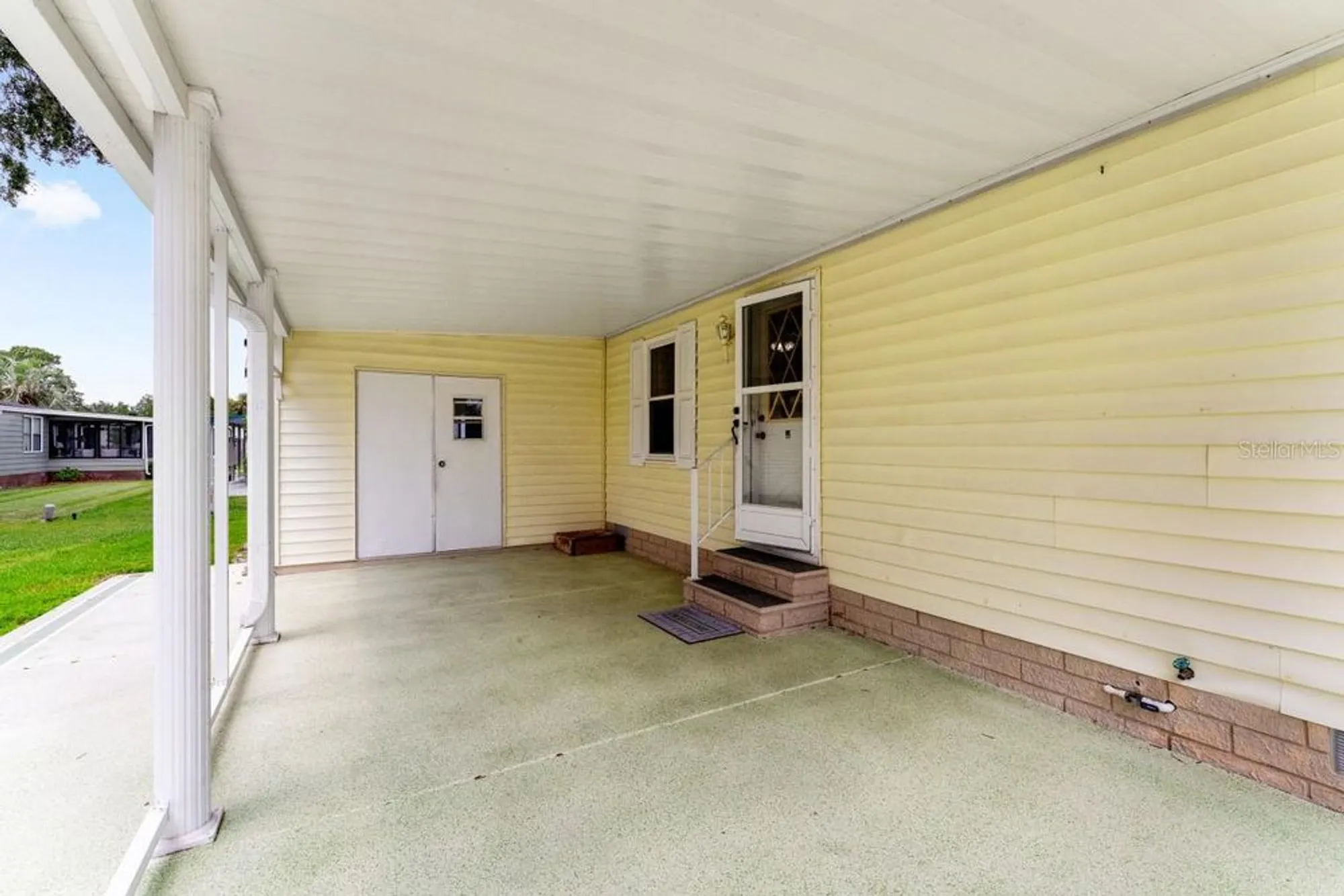 Property Slideshow image 2 of 21 | 1117 paradise dr, Lady Lake, FL, 32159