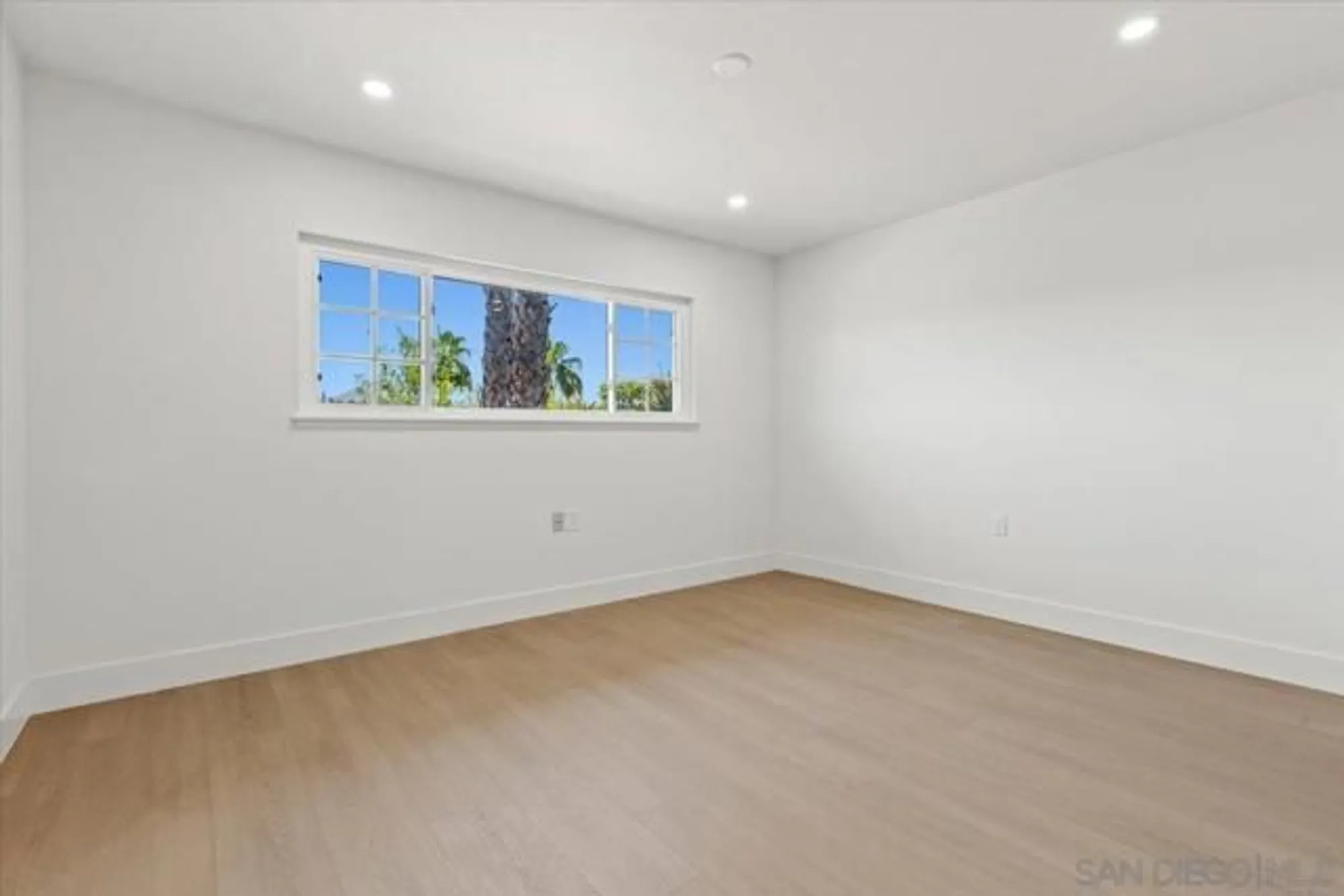 Property Slideshow image 19 of 36 | 16413 roca dr, San Diego, CA, 92128