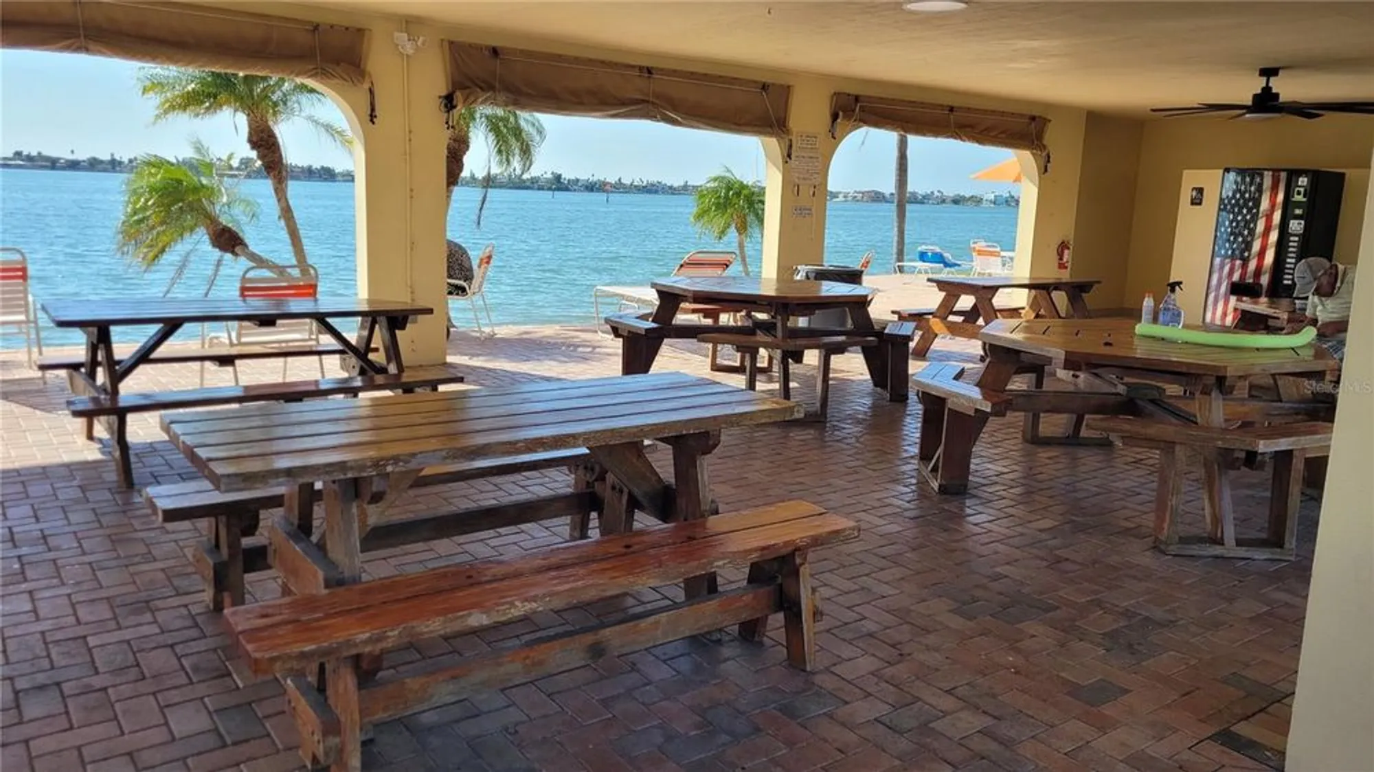 Property Slideshow image 24 of 32 | 4650 cove cir apt 111, St Petersburg, FL, 33708