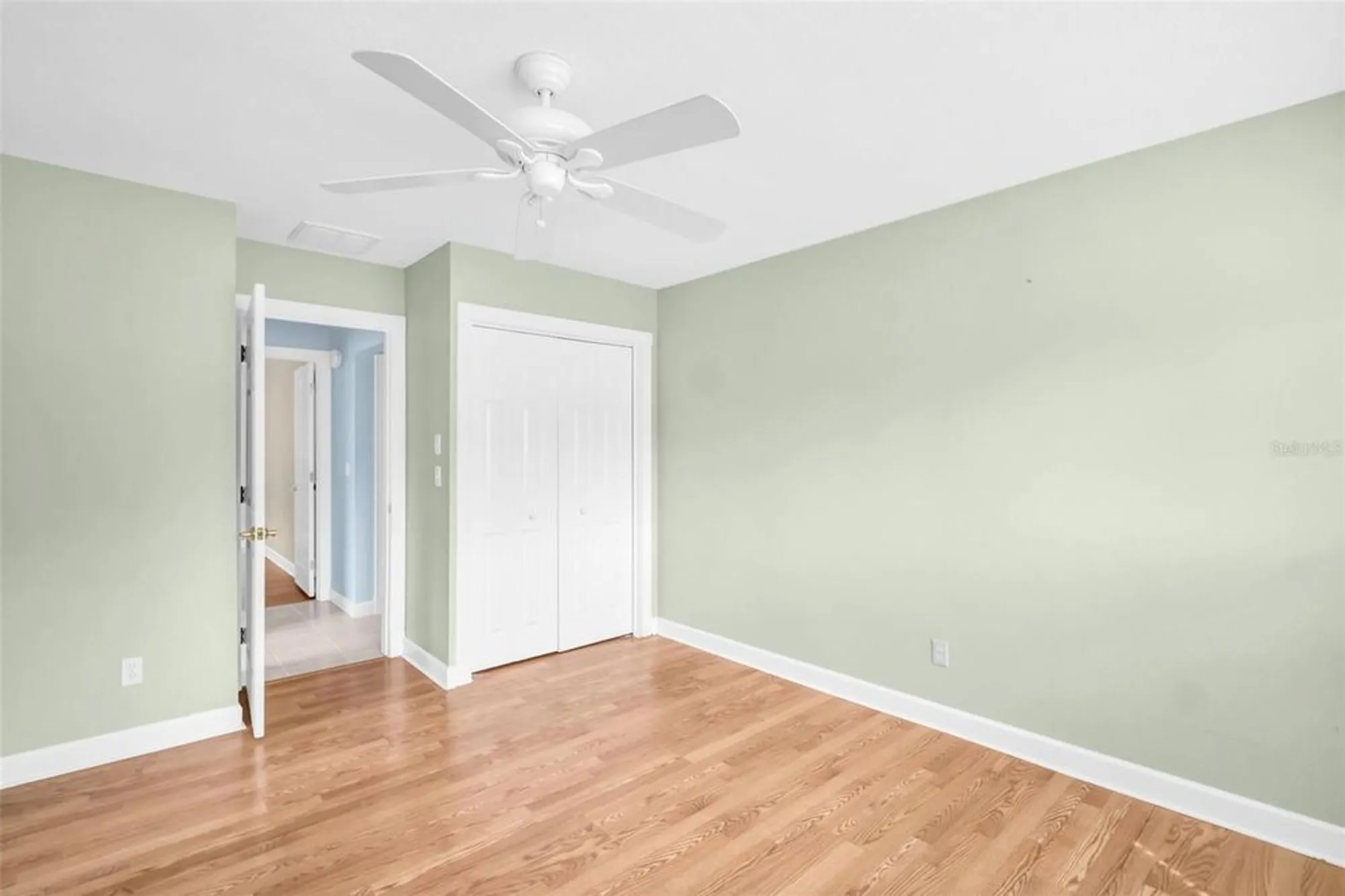 Property Slideshow image 19 of 47 | 2336 malcolm dr, Palm Harbor, FL, 34684