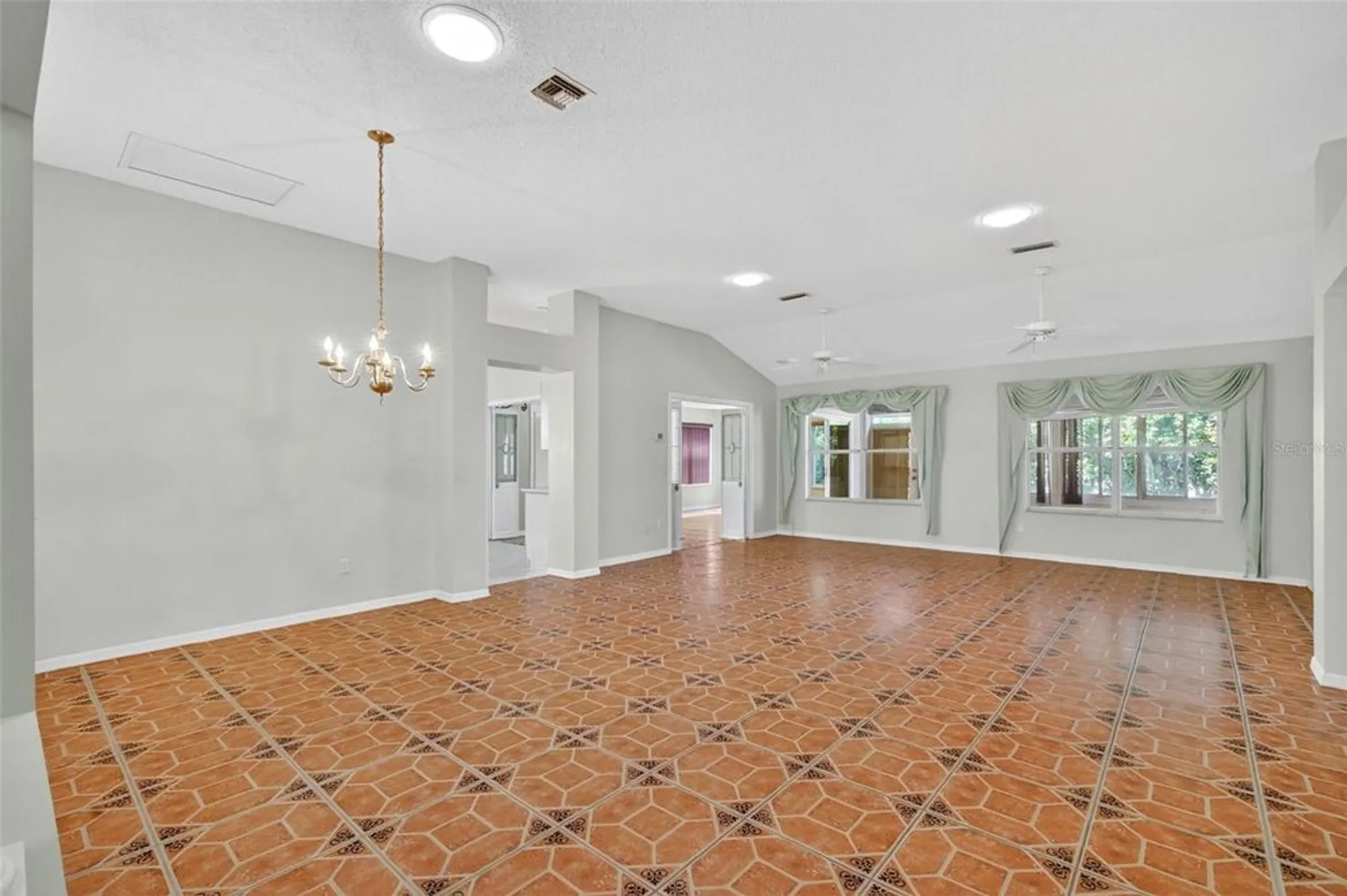 Property Slideshow image 10 of 35 | 318 del mar dr, The Villages, FL, 32159