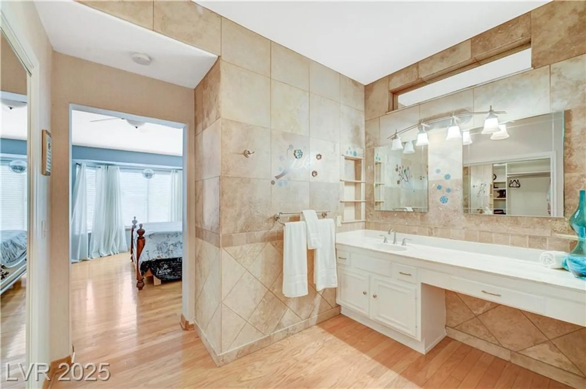 Property Slideshow image 39 of 69 | 3033 merimar dr, Las Vegas, NV, 89134