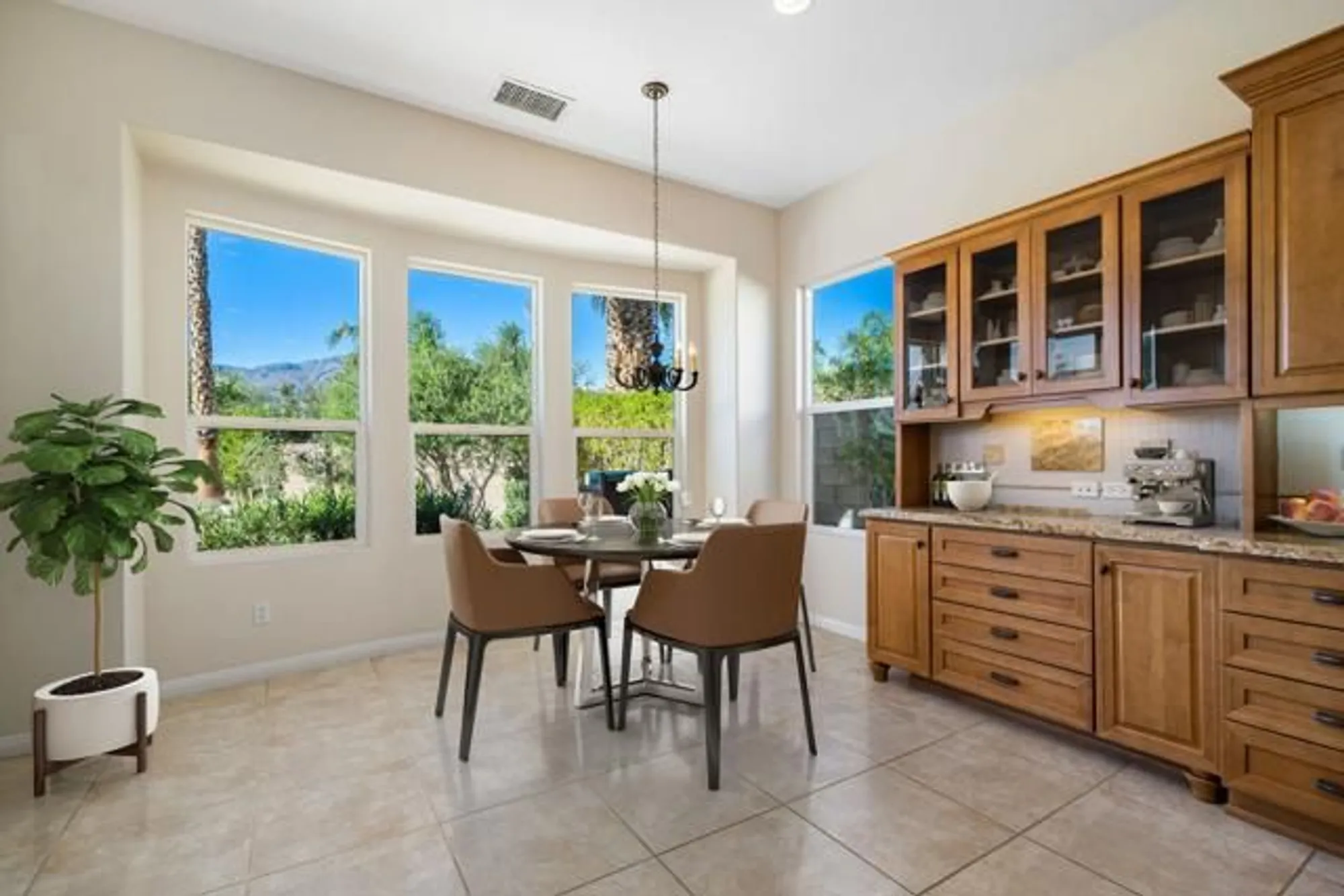 Property Slideshow image 20 of 48 | 81943 prism dr, La Quinta, CA, 92253