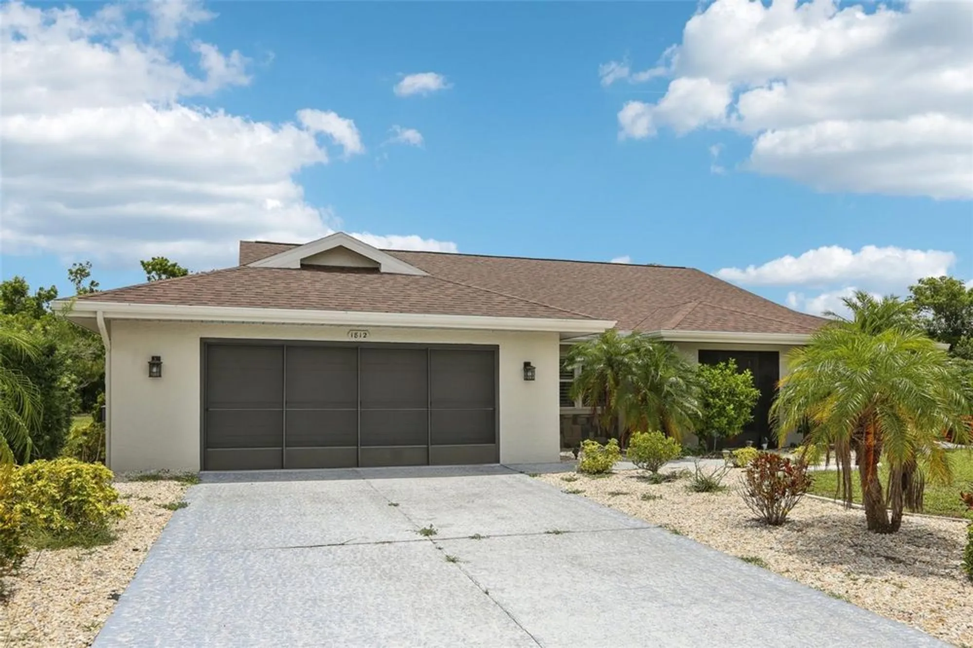 Property Slideshow image 3 of 72 | 1812 new bedford dr, Sun City Center, FL, 33573