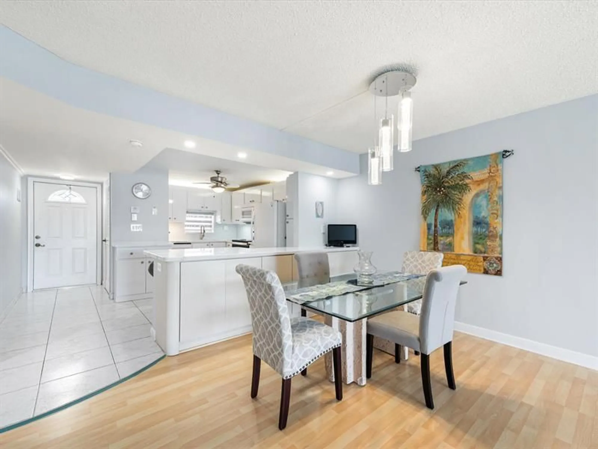 Property Slideshow image 4 of 42 | 9423 s hollybrook lake dr 309, Pembroke Pines, FL, 33025