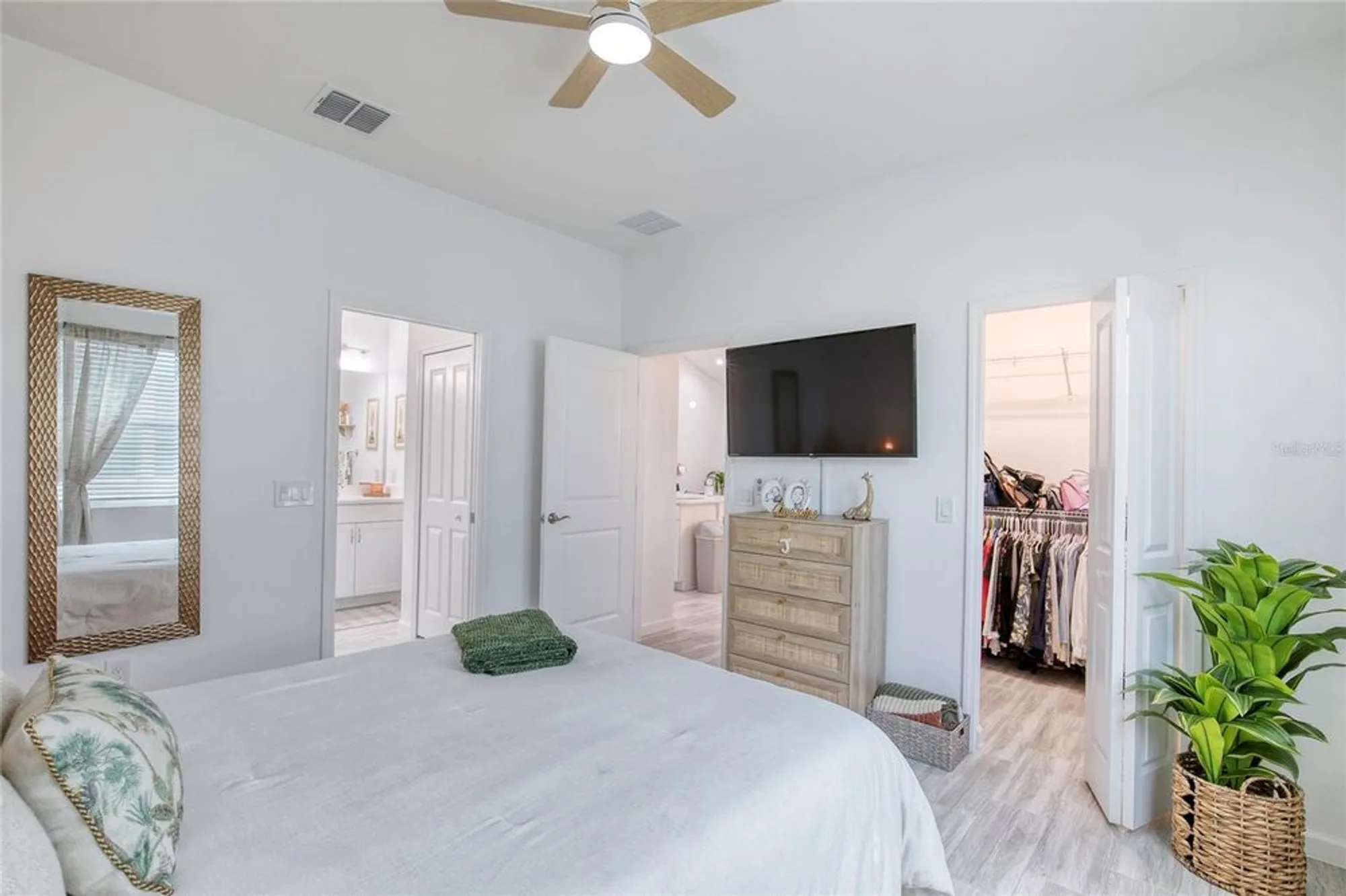 Property Slideshow image 34 of 80 | 317 gypsy palace ln, Daytona Beach, FL, 32124