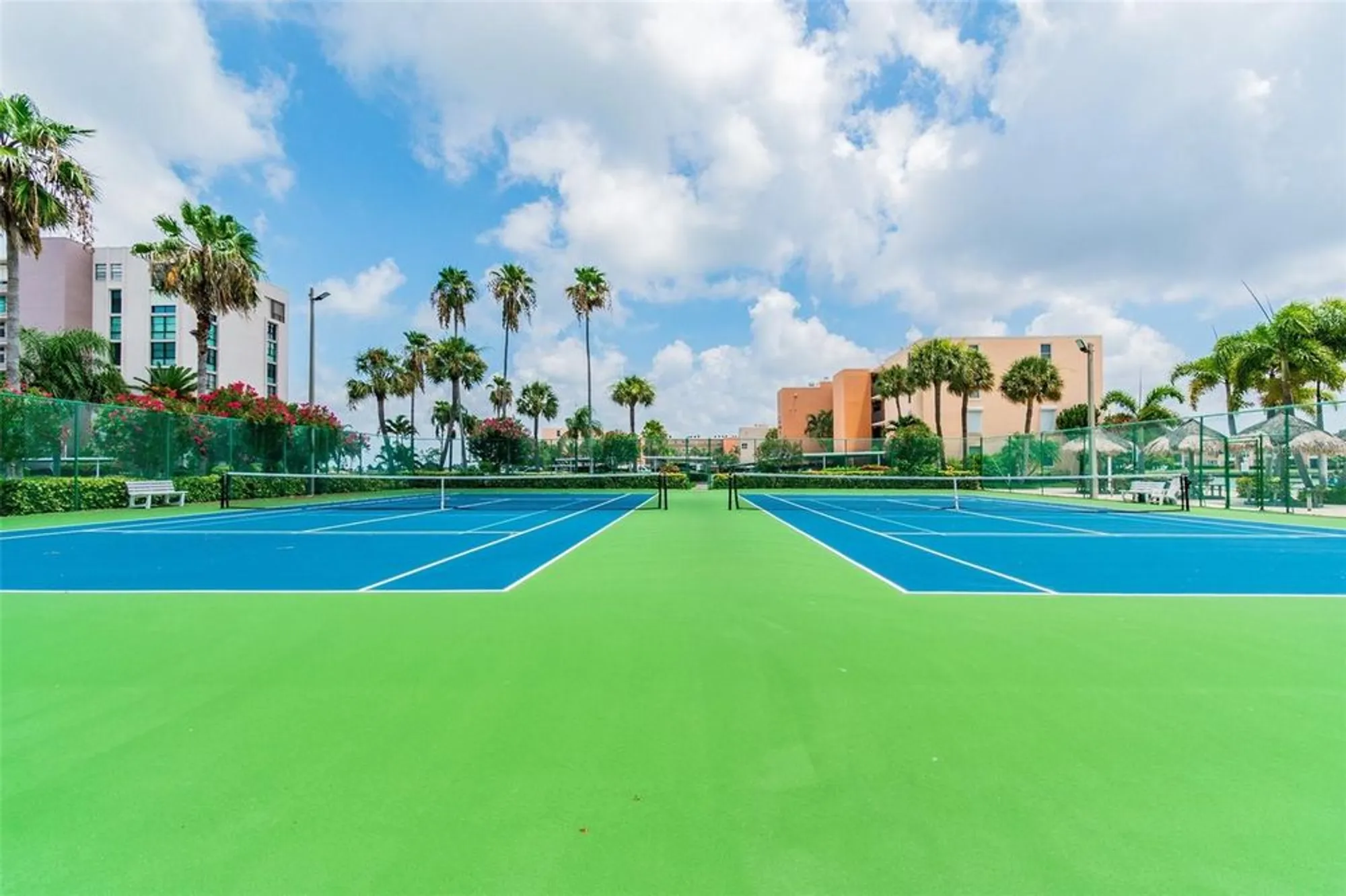 Property Slideshow image 67 of 93 | 7400 sun island dr 207, South Pasadena, FL, 33707
