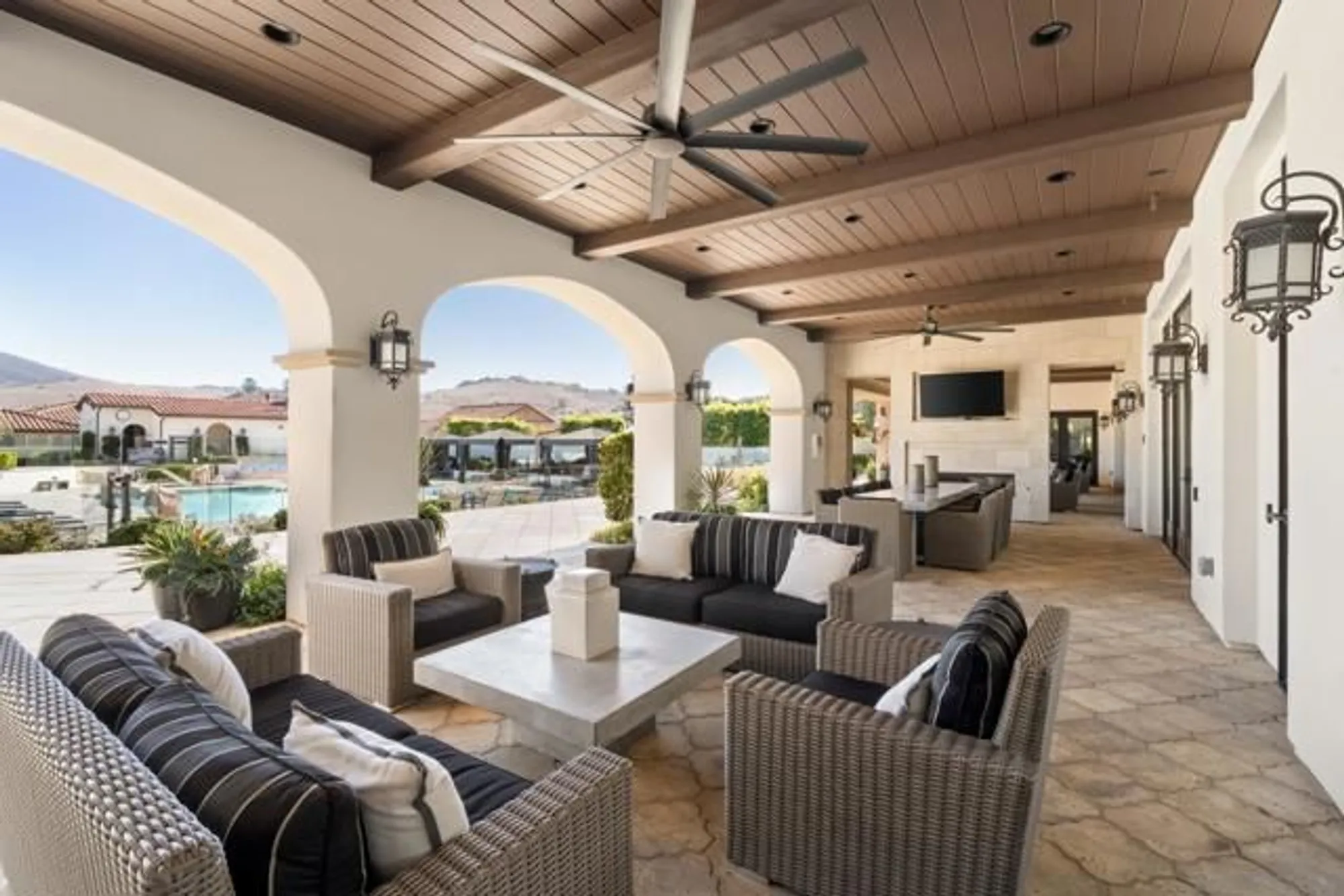 Property Slideshow image 31 of 41 | 7964 auberge cir, San Diego, CA, 92127