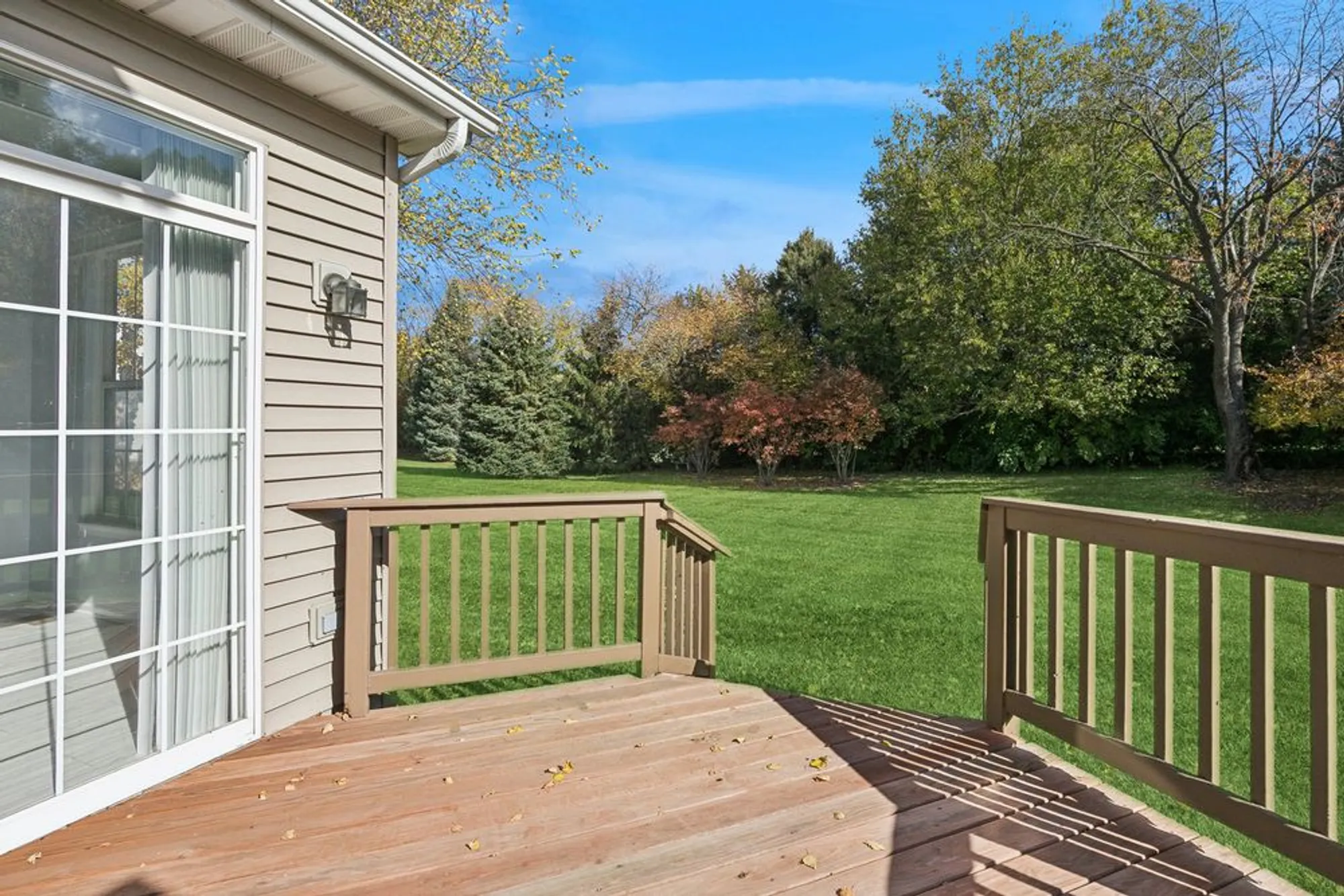 Property Slideshow image 26 of 39 | 2325 carillon dr, Grayslake, IL, 60030