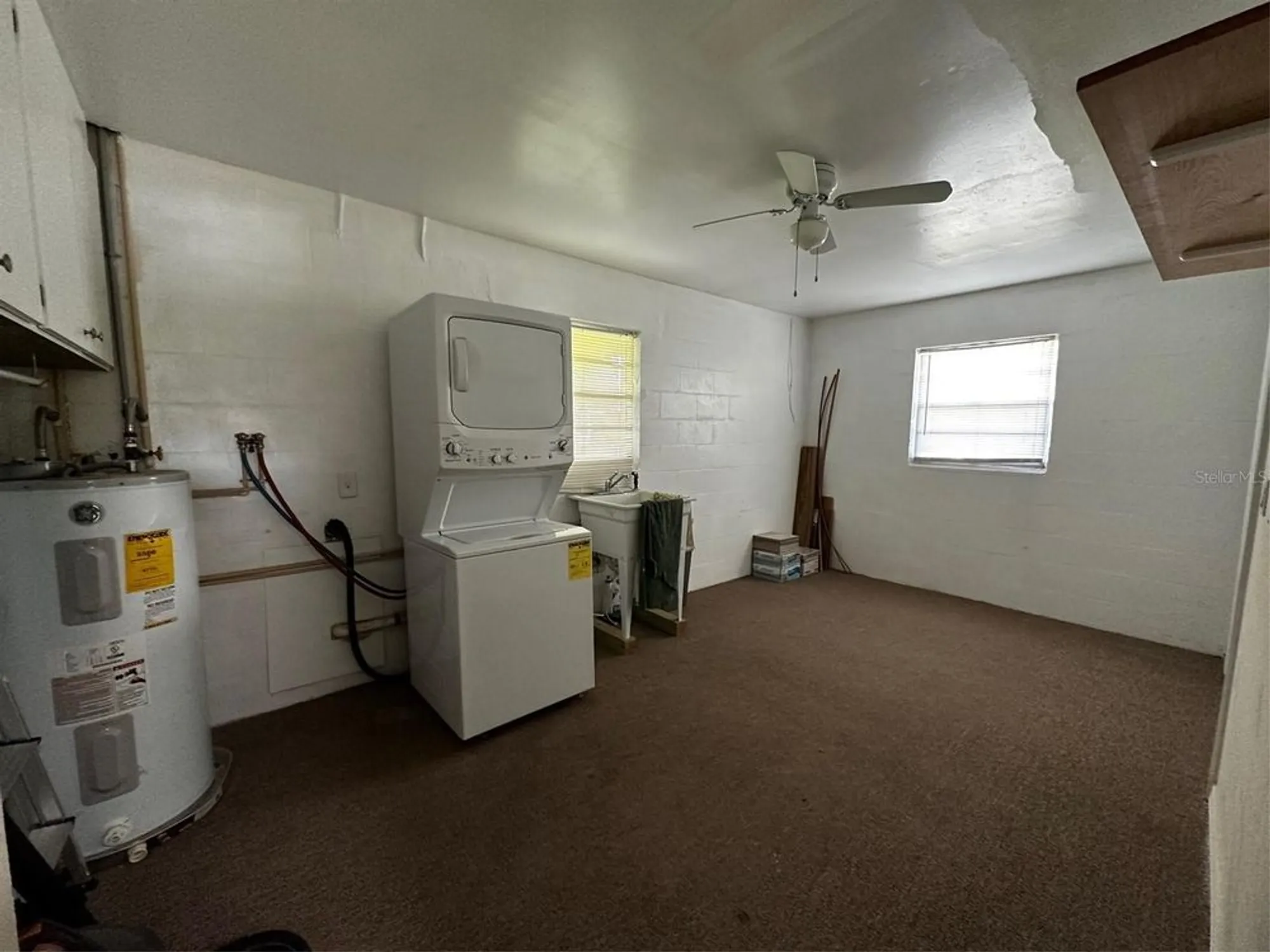 Property Slideshow image 11 of 12 | 405 gladstone pl, Sun City Center, FL, 33573