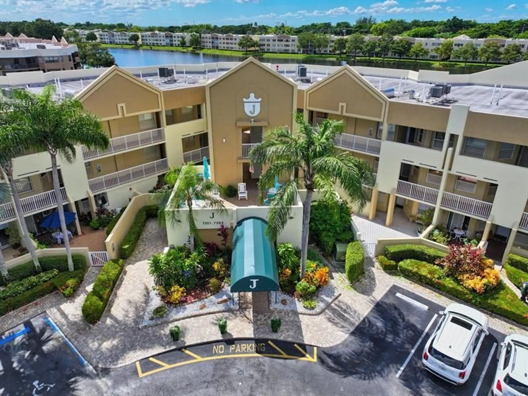 Property Slideshow image 31 of 49 | 7361 granville dr 303, Tamarac, FL, 33321