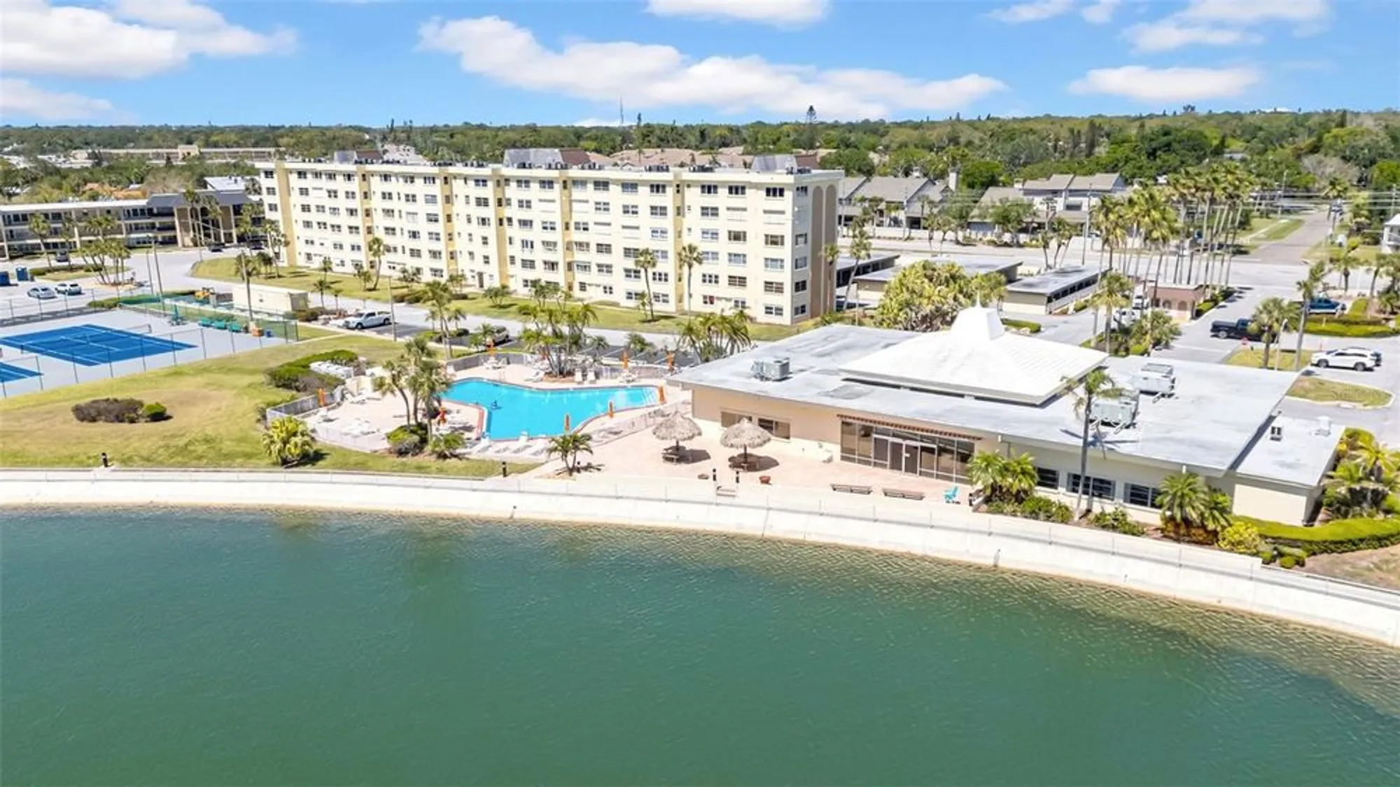 Property Slideshow image 40 of 49 | 4725 cove cir apt 302, St Petersburg, FL, 33708