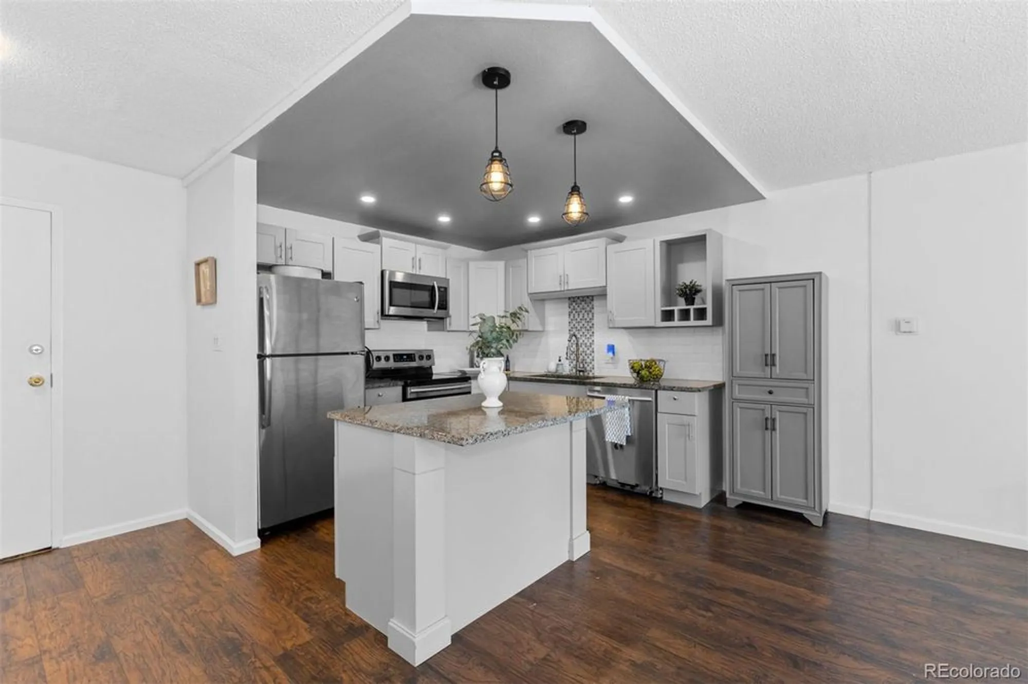 Property Slideshow image 10 of 40 | 610 s clinton st apt 10a, Denver, CO, 80247