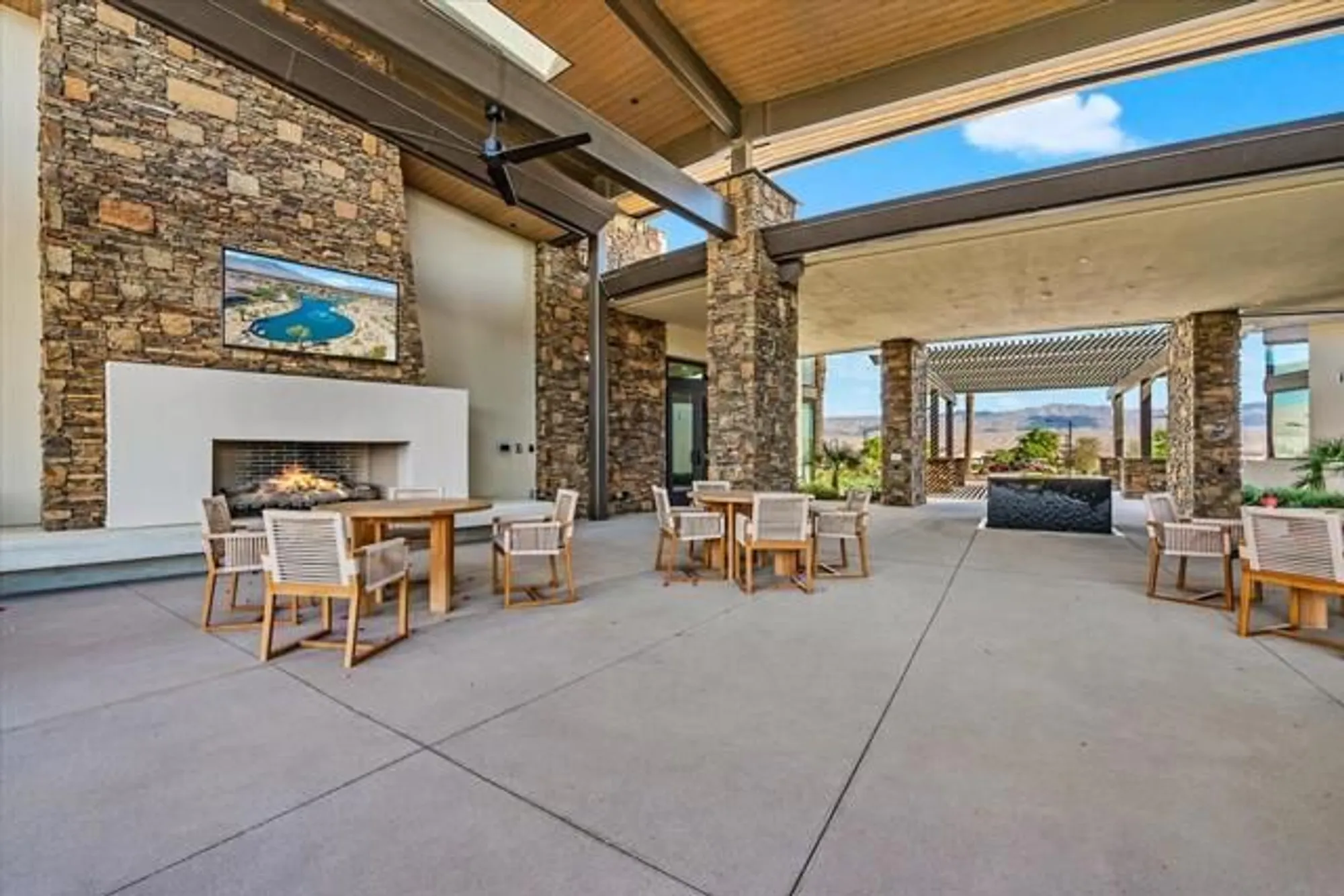 Property Slideshow image 45 of 51 | 132 claret, Rancho Mirage, CA, 92270