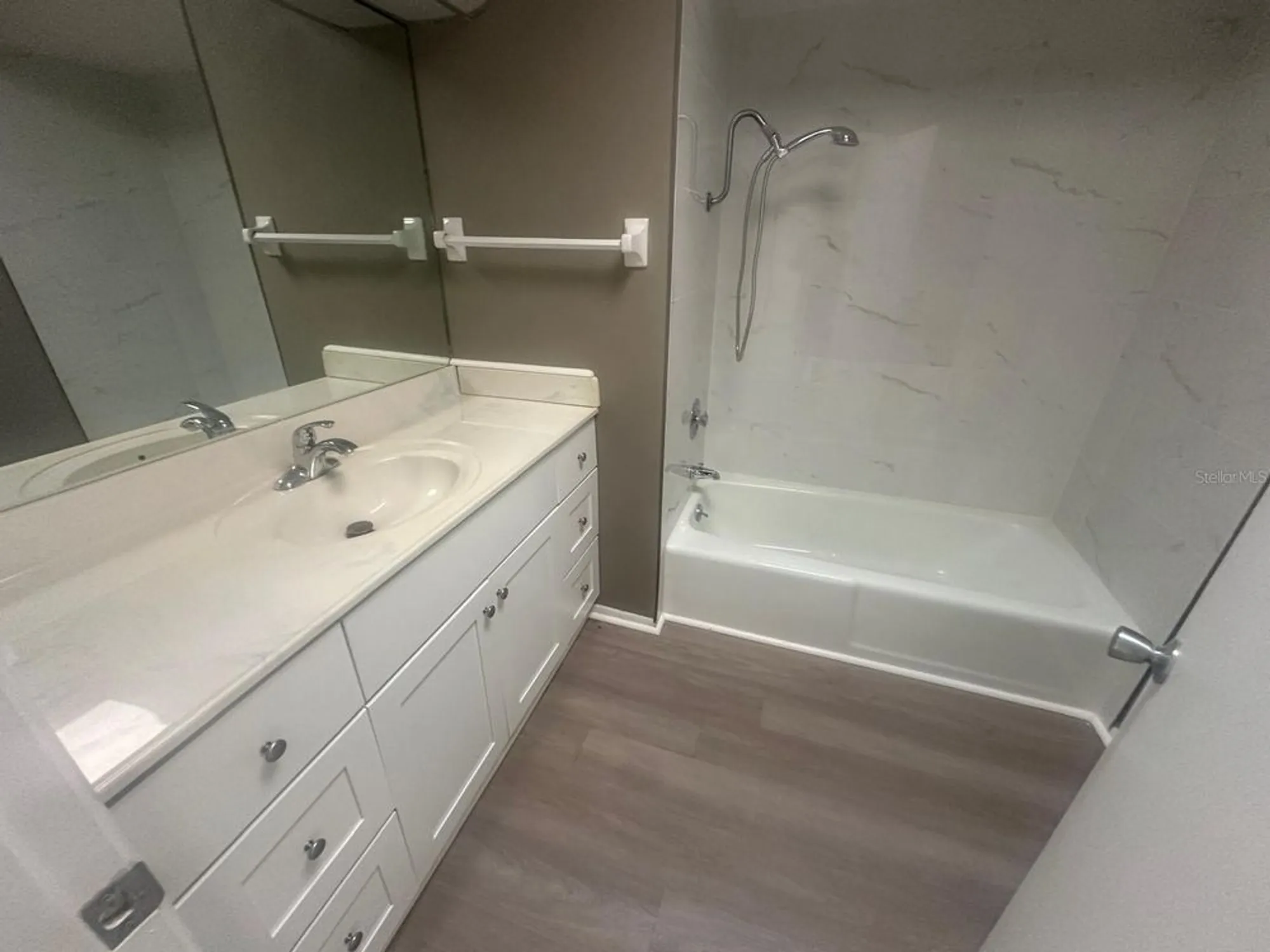 Property Slideshow image 14 of 14 | 3280 southfield ln 804, Sarasota, FL, 34239