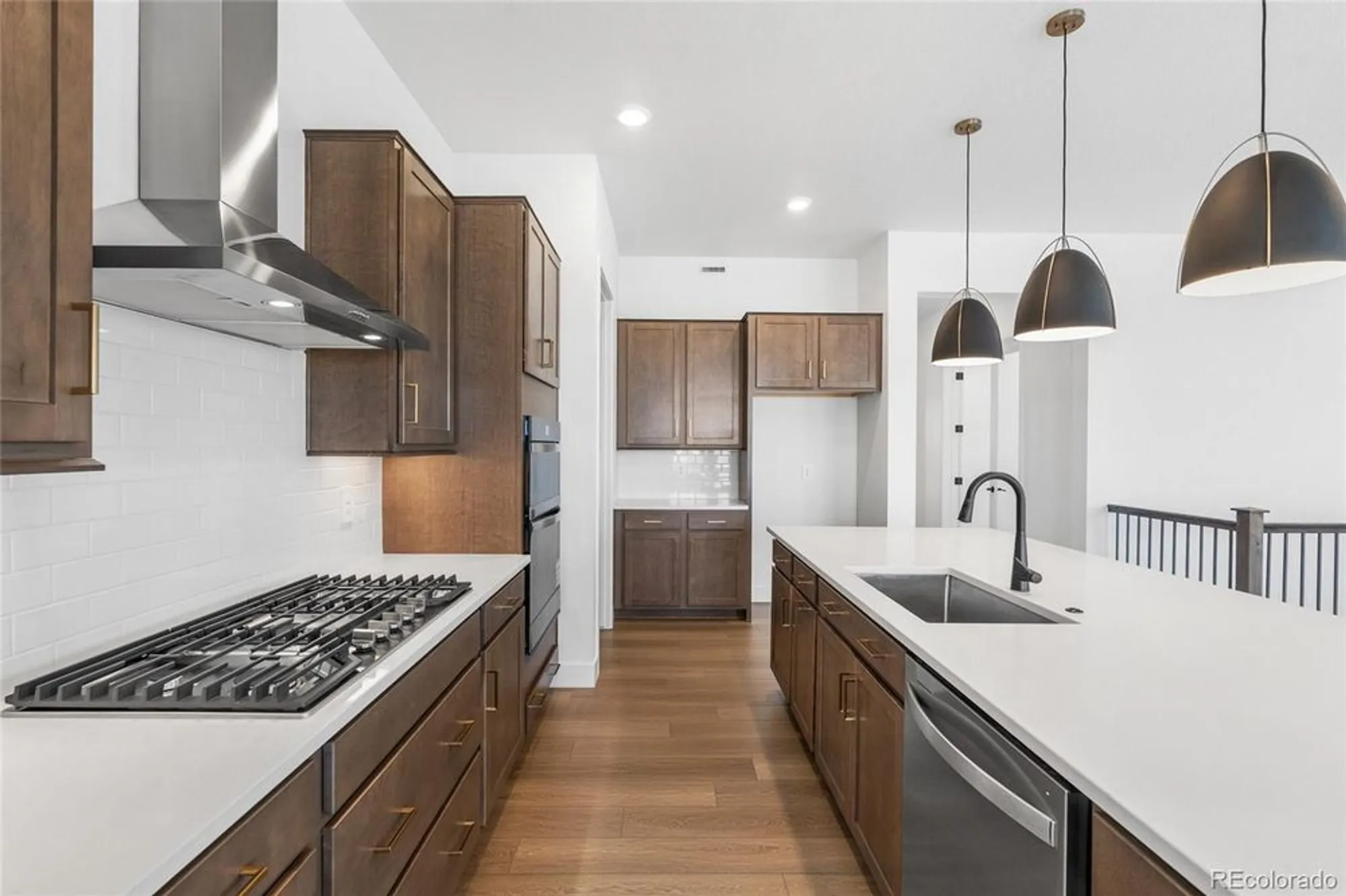 Property Slideshow image 4 of 26 | 8664 s quemoy st, Aurora, CO, 80016