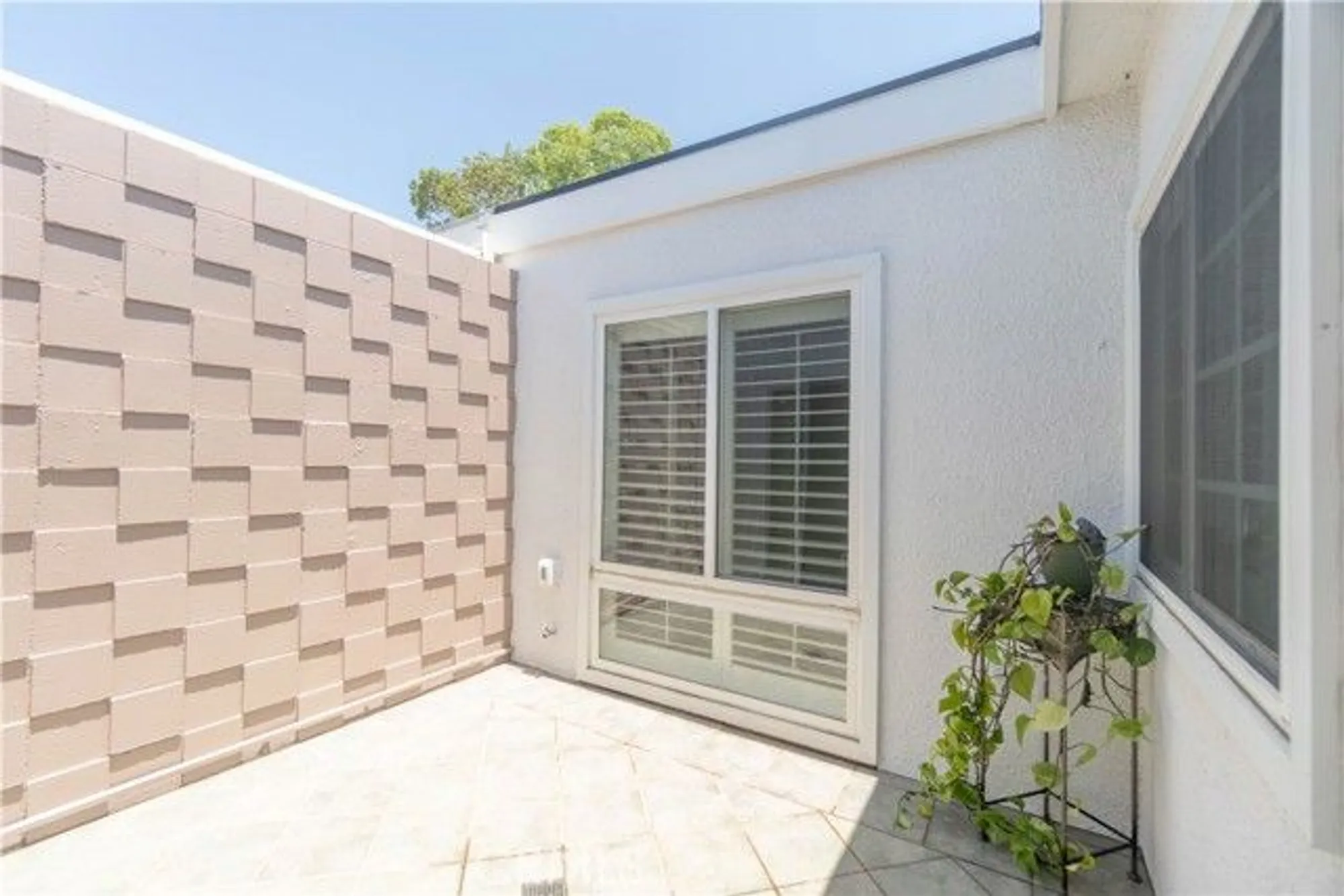 Property Slideshow image 20 of 25 | 394 avenida castilla f, Laguna Woods, CA, 92637