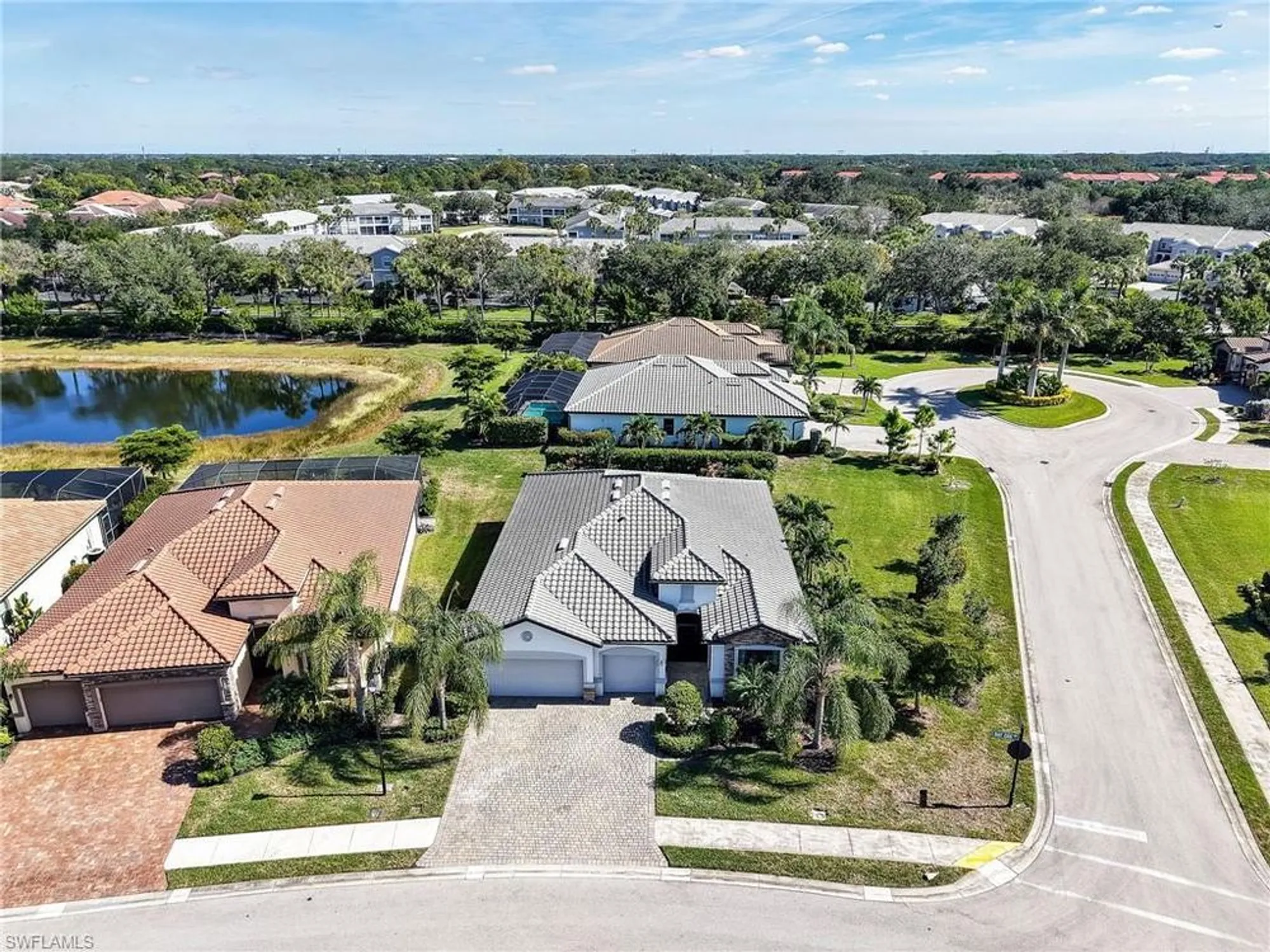 Property Slideshow image 2 of 38 | 11973 bay oak dr, Fort Myers, FL, 33913