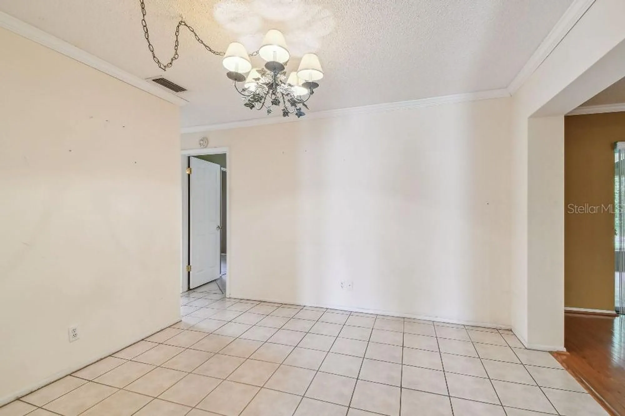 Property Slideshow image 19 of 60 | 916 mainsail way, Palm Harbor, FL, 34685